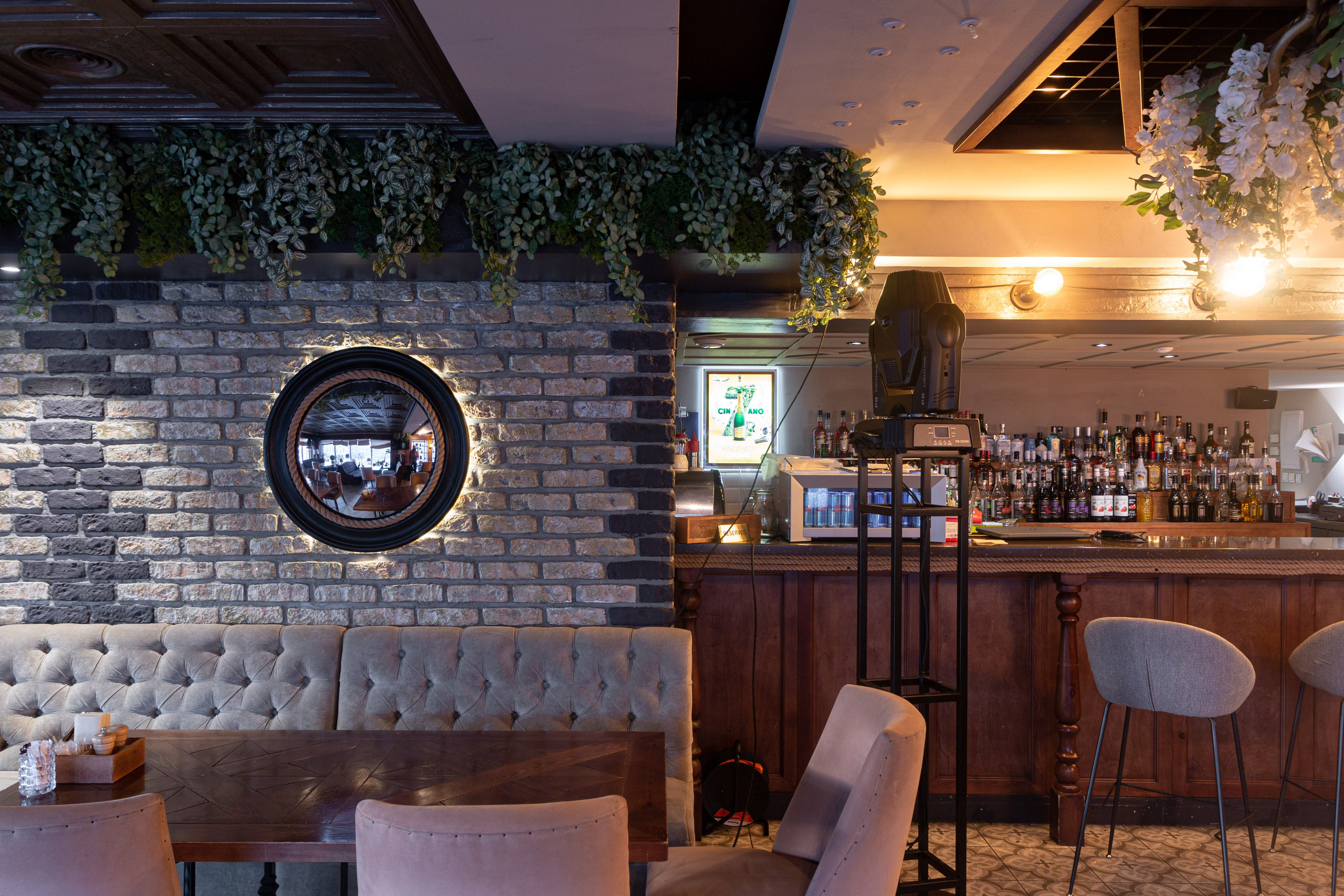 Интерьерная съёмка для кафе и ресторанов. Предметный и репортажный фотограф Алексей Кротов