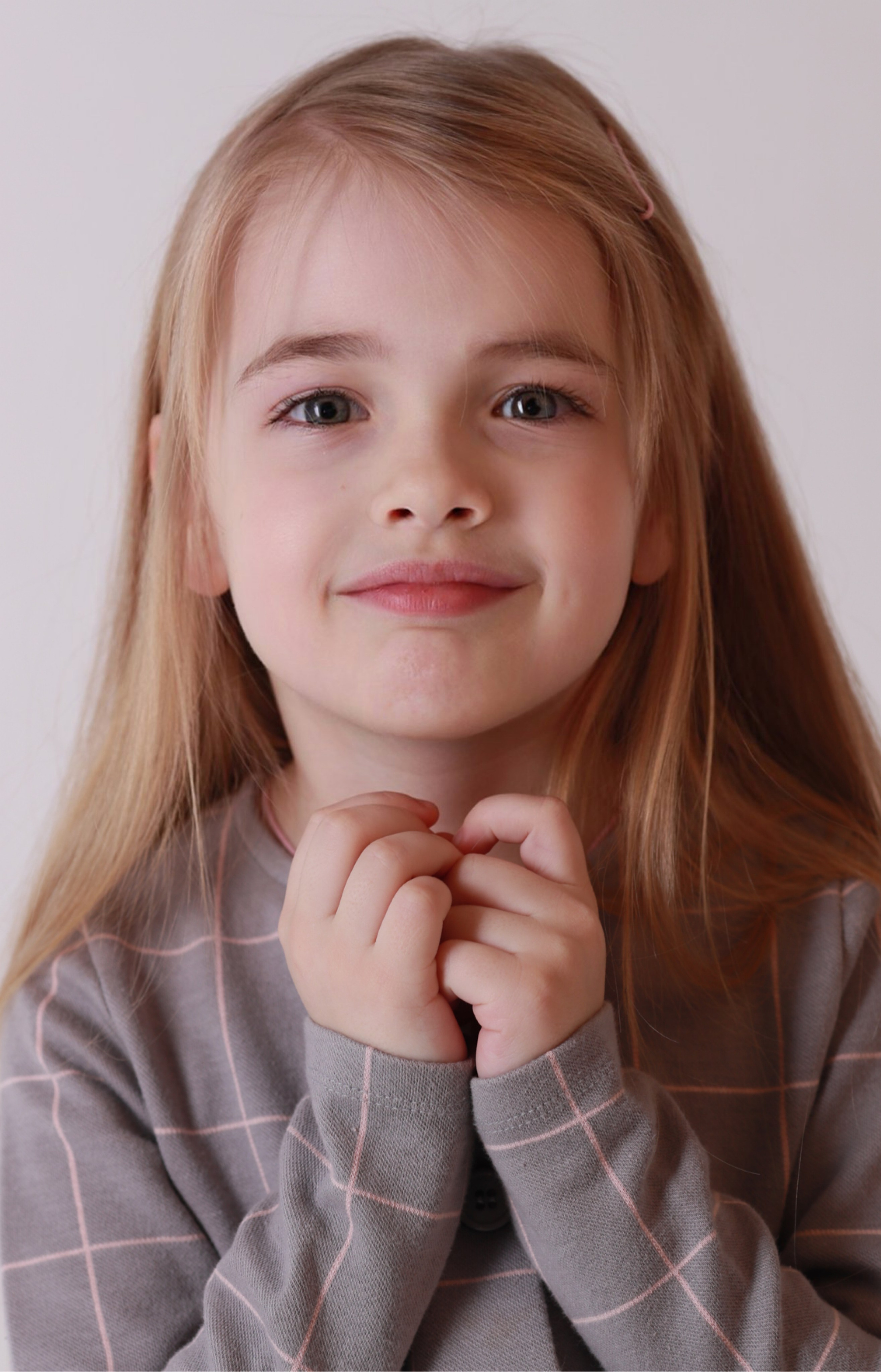Юная актриса Верона Зверева. Портфолио актрисы. Профессиональный фотограф Алена Александрова