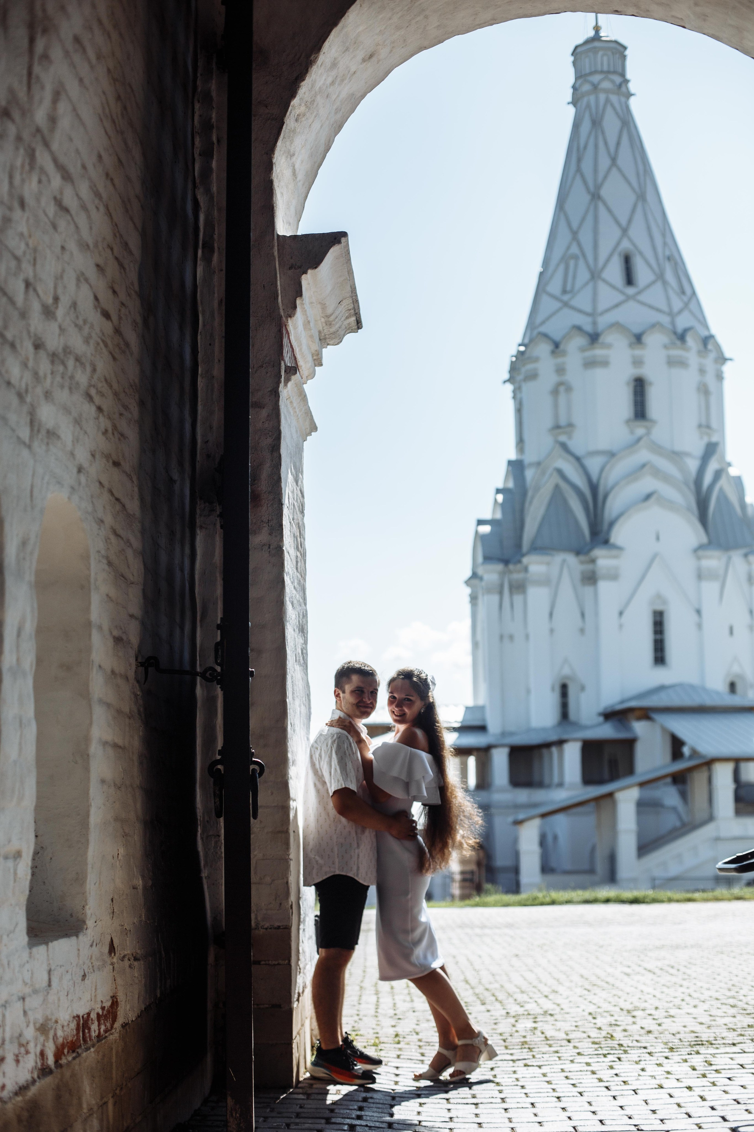 Павел Коротков фотограф на семейную фотосессию Love Story в Коломенское