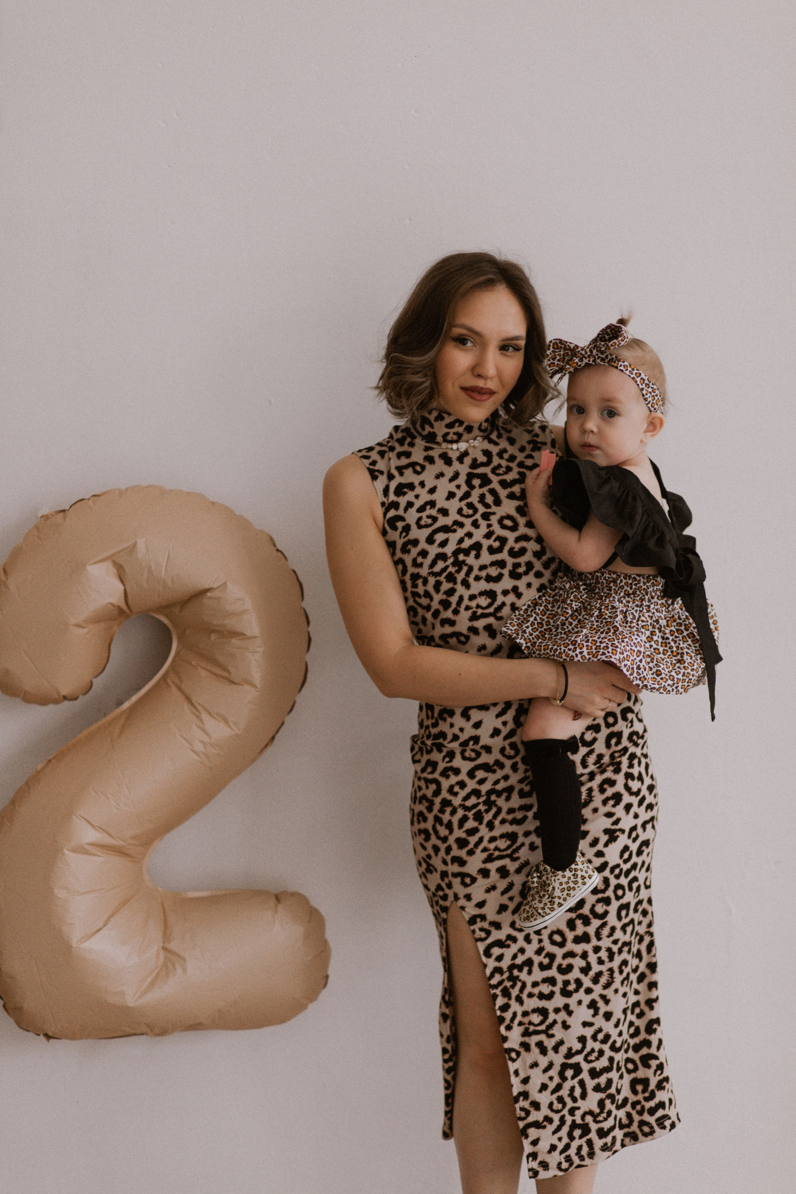 Олеся, Есения и Артём. Главная