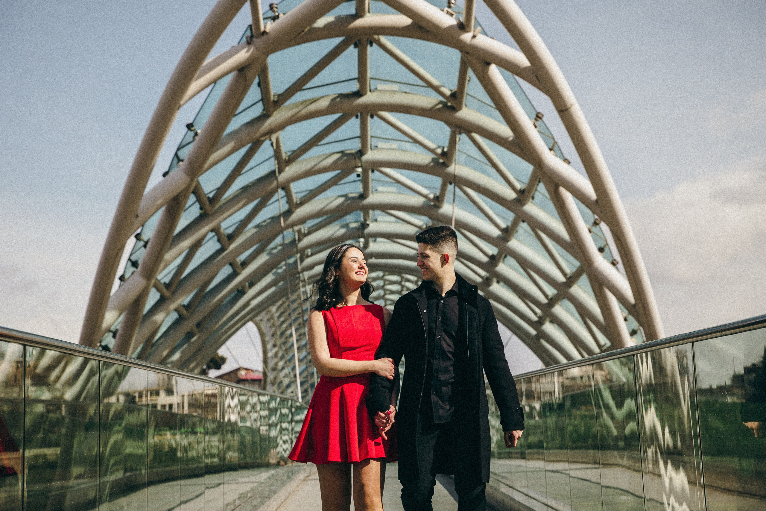 Девушка в красном