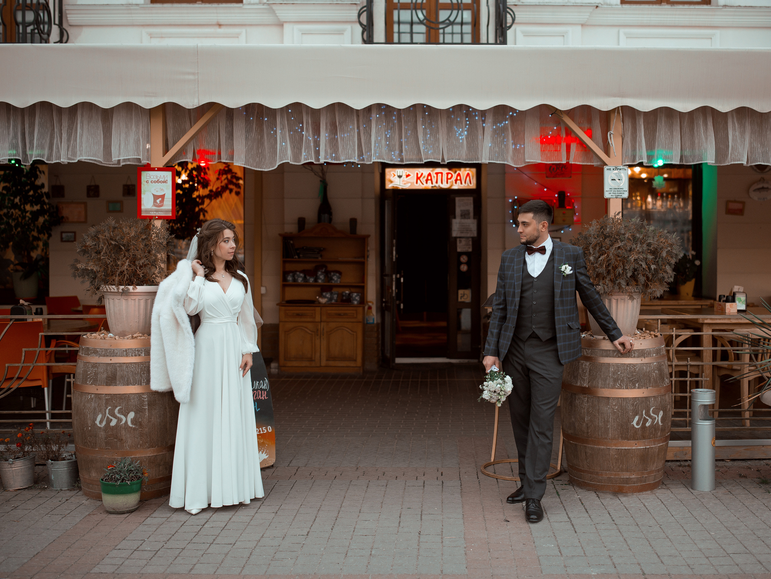 Свадебная фотосъемка в Балаклаве на набережной. Уточнить условия и стоимость можно в разделе "Услуги и цены" на сайте или по телефону 89788481042