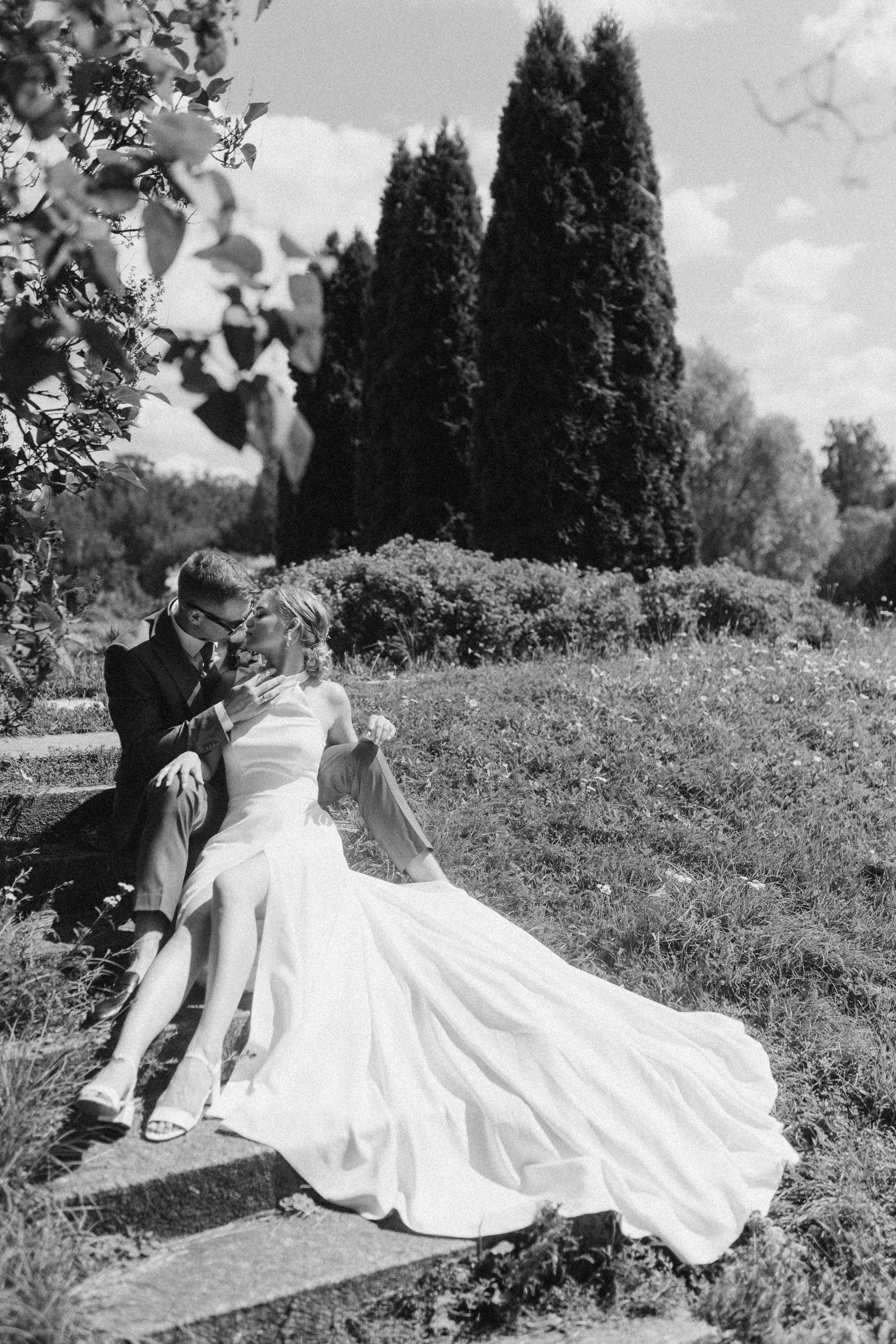 Свадебная фотосессия в Главном Ботаническом саду и в оранжерее. Свадебный фотограф в Москве Мария Крош