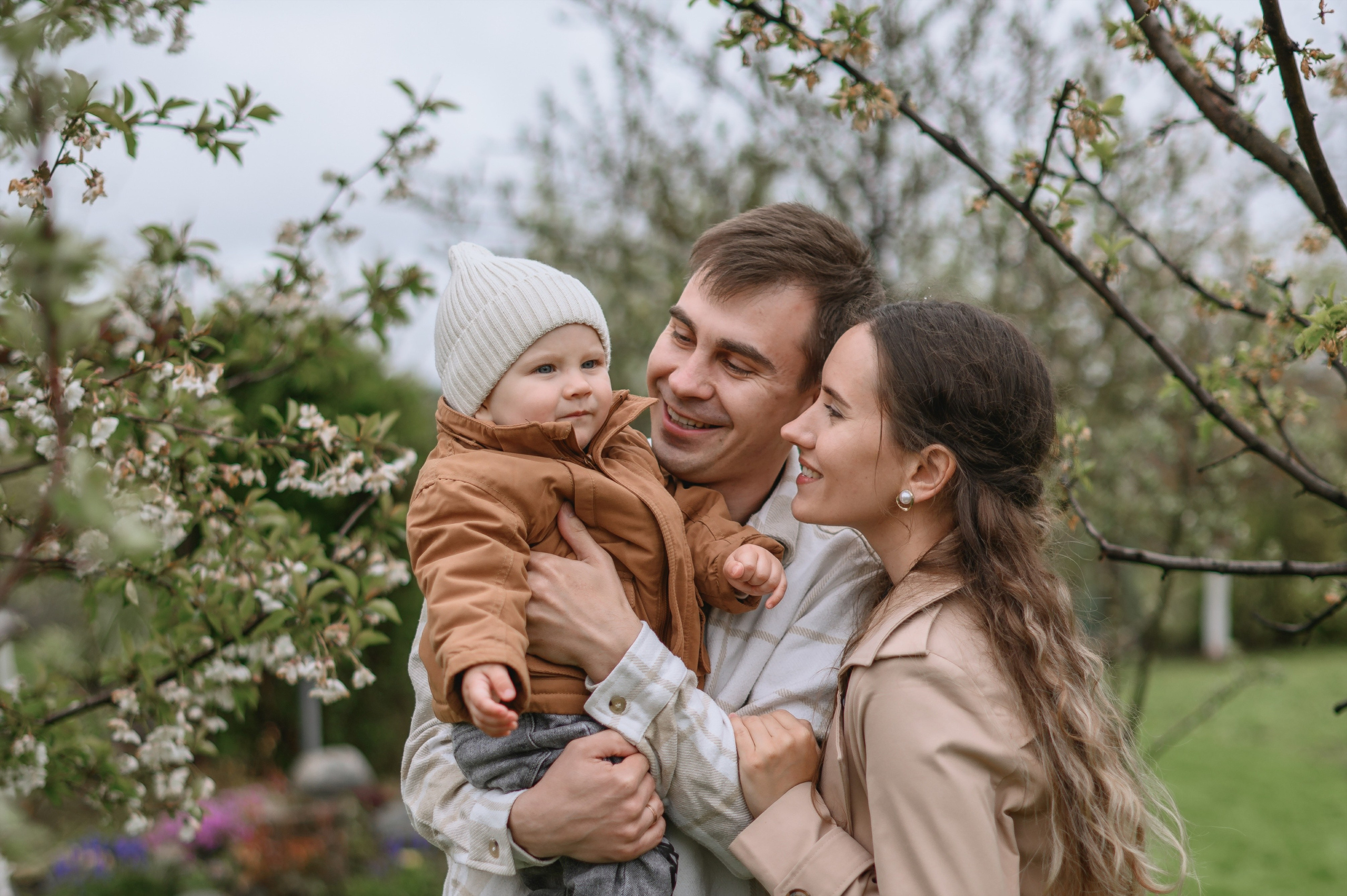 Дома во дворе и на фотозоне. Годик. Фотограф Котова Валентина