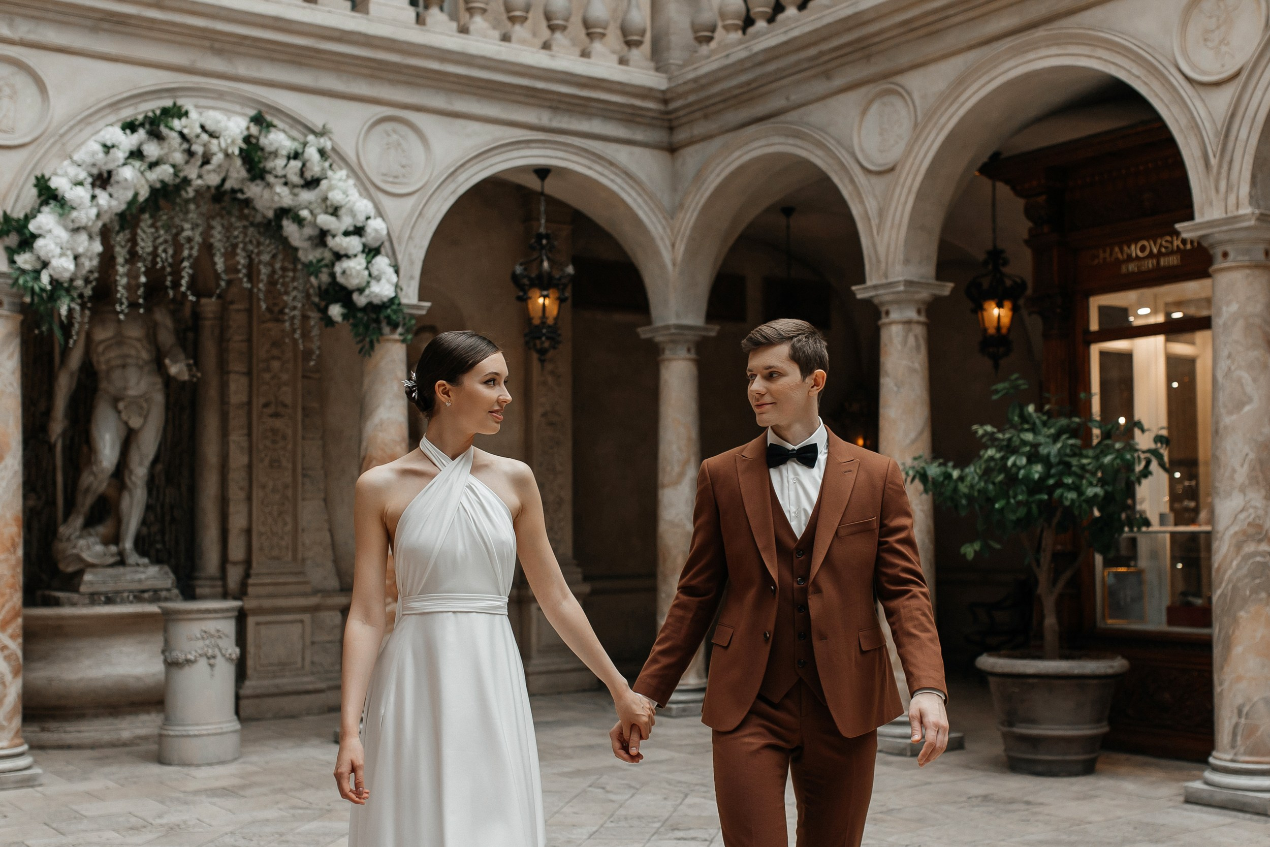 Свадебная фотосессия в ресторане Турандот