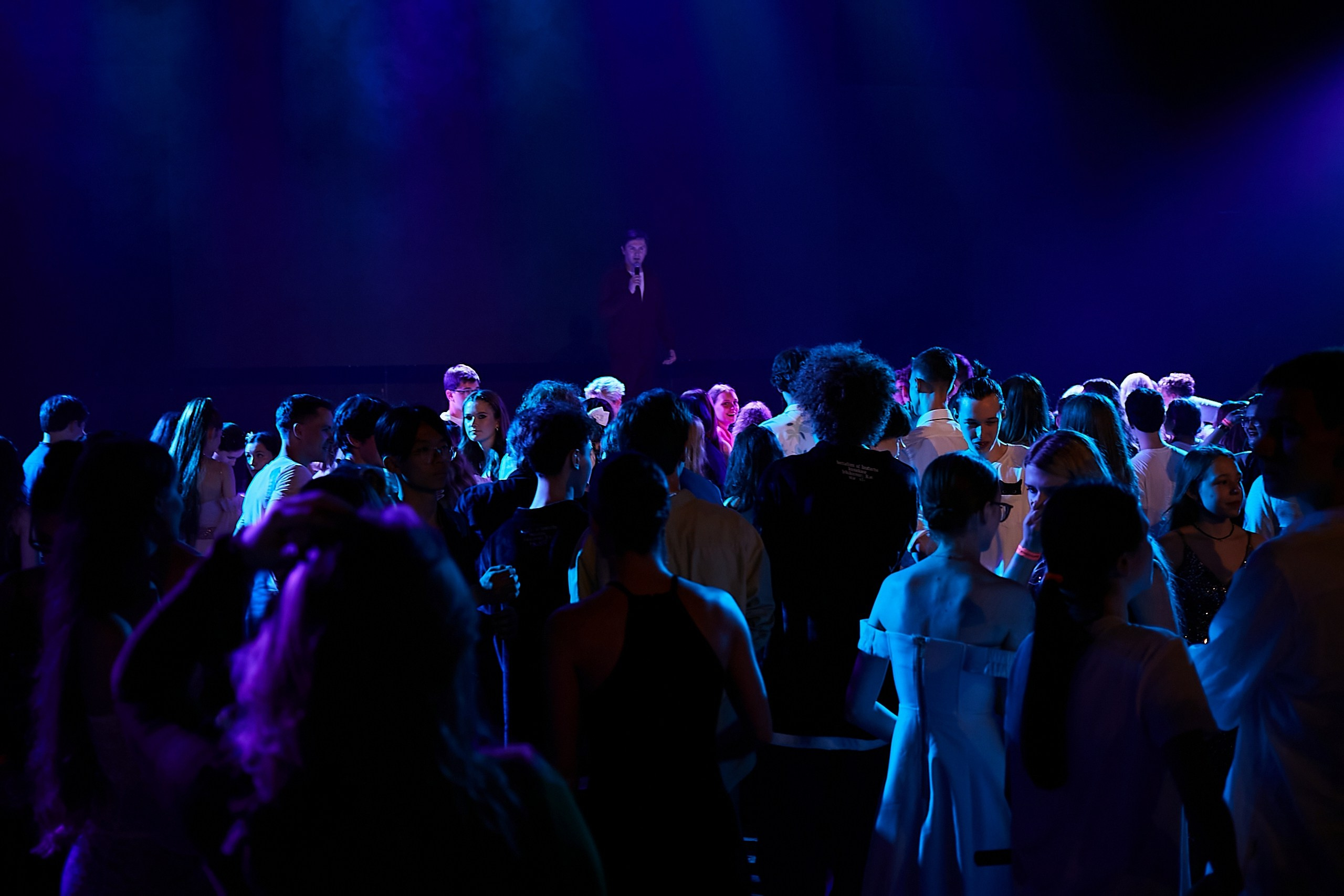 Выпускной 2024 концертный зал Академия ВТБ. Фотограф и Видеограф в Москве. Олег Корушев