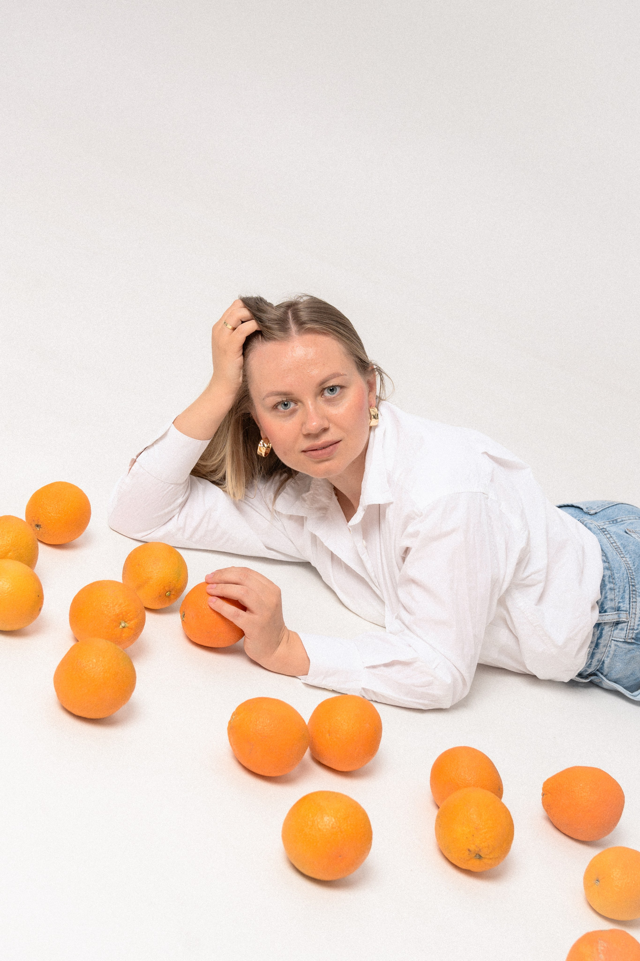 Игра с апельсинами. Фотограф в Ростове-на-Дону Оксана Филатьева