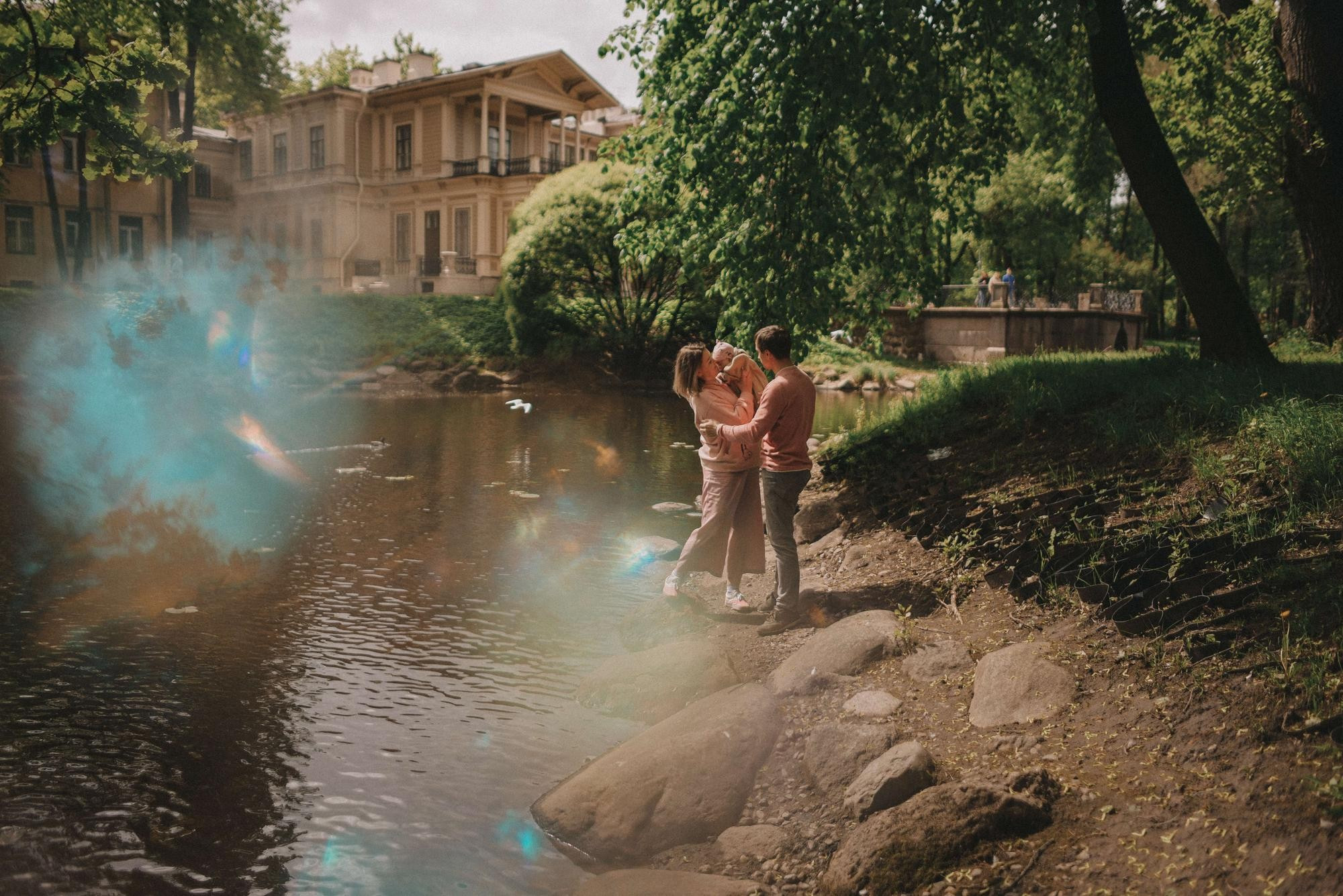 Фососессия в Лопухинском саду. Мирослава Сергей и Светлана. Семейный и свадебный фотограф в Санкт-Петербурге Яна