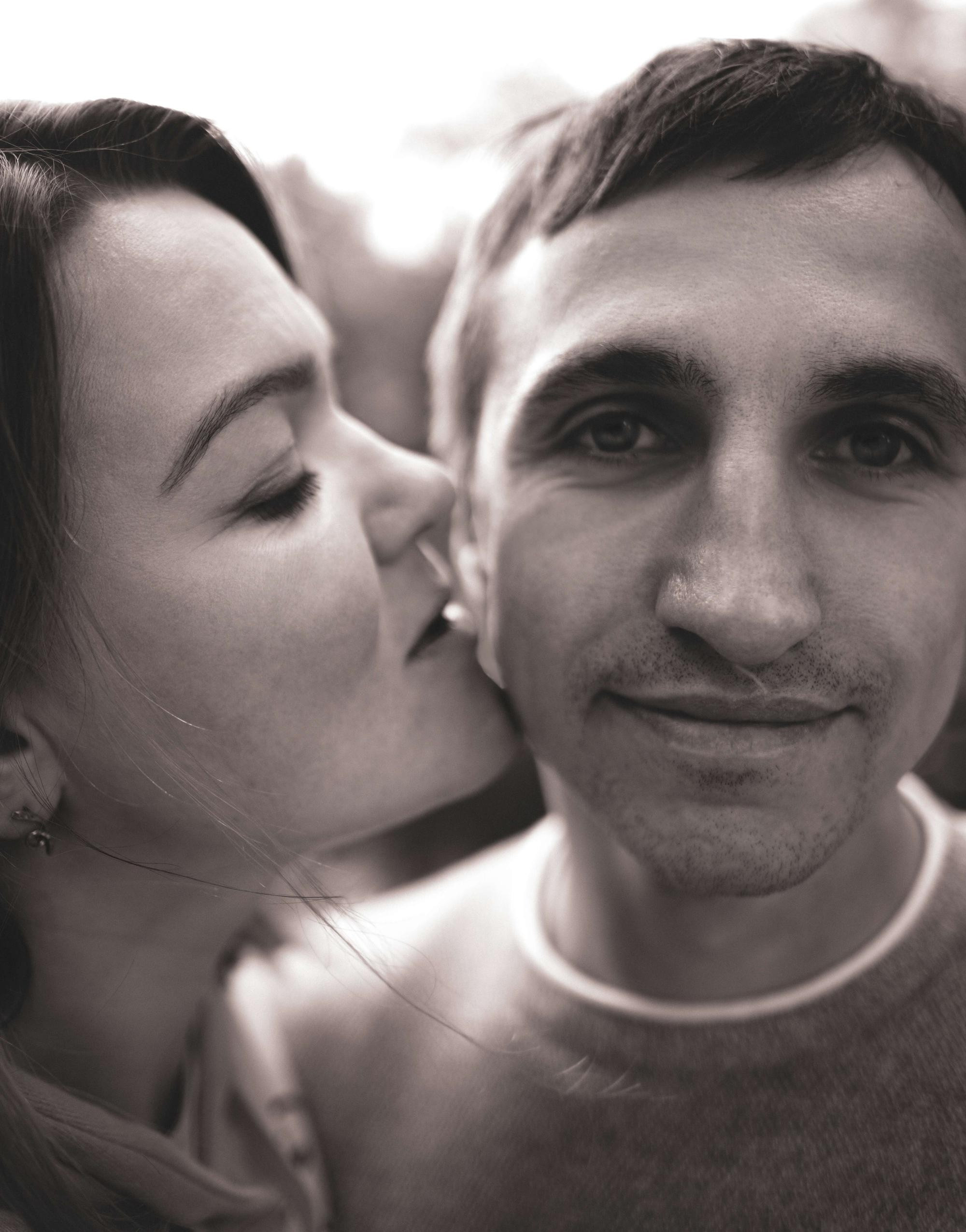 Фососессия в Лопухинском саду. Мирослава Сергей и Светлана. Семейный и свадебный фотограф в Санкт-Петербурге Яна