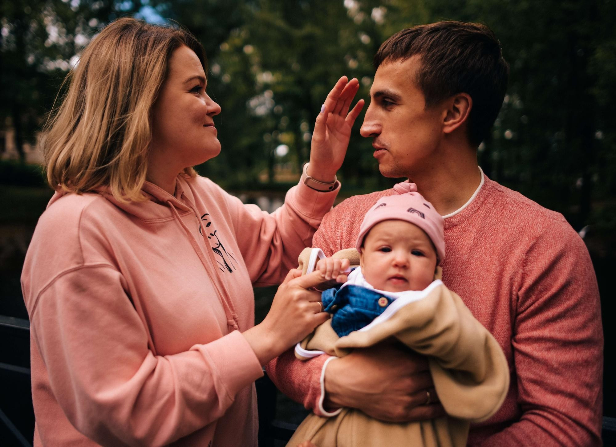 Фососессия в Лопухинском саду. Мирослава Сергей и Светлана. Семейный и свадебный фотограф в Санкт-Петербурге Яна