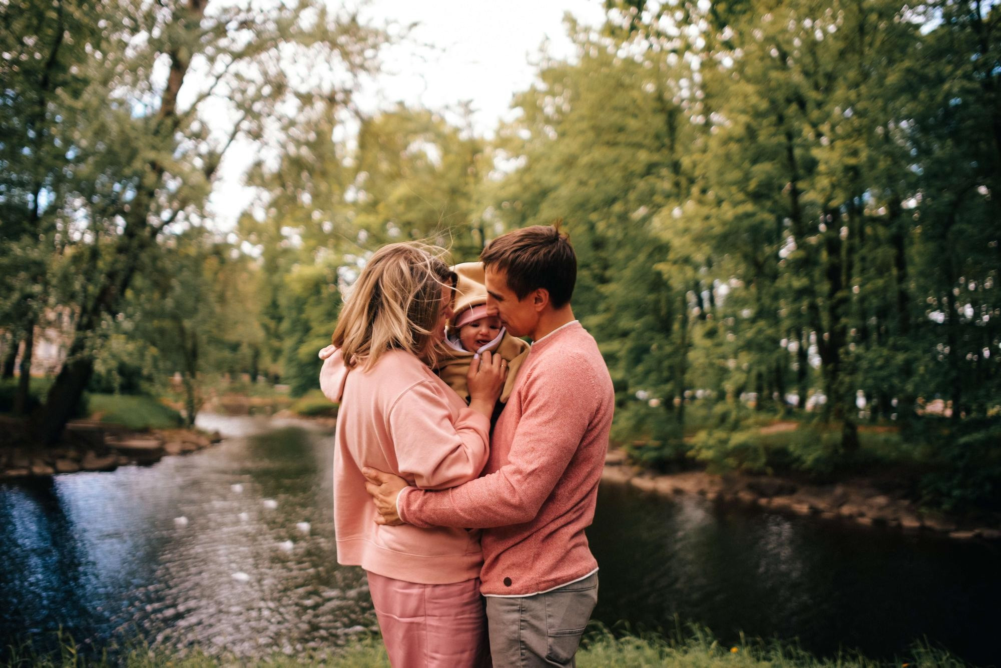 Фососессия в Лопухинском саду. Мирослава Сергей и Светлана. Семейный и свадебный фотограф в Санкт-Петербурге Яна