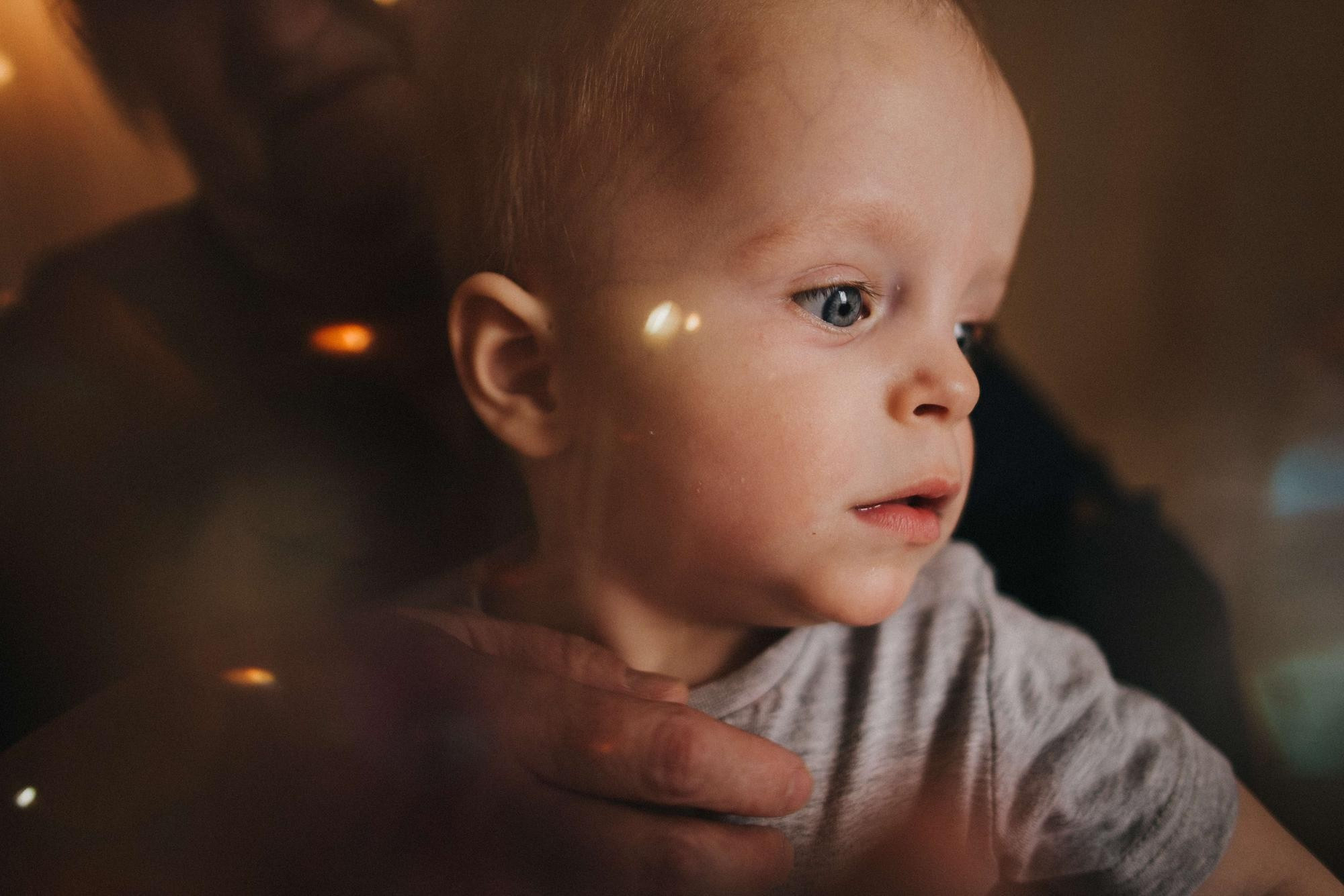 Двойняшки Леня и Ася с бабушкой. Семейный и свадебный фотограф в Санкт-Петербурге Яна