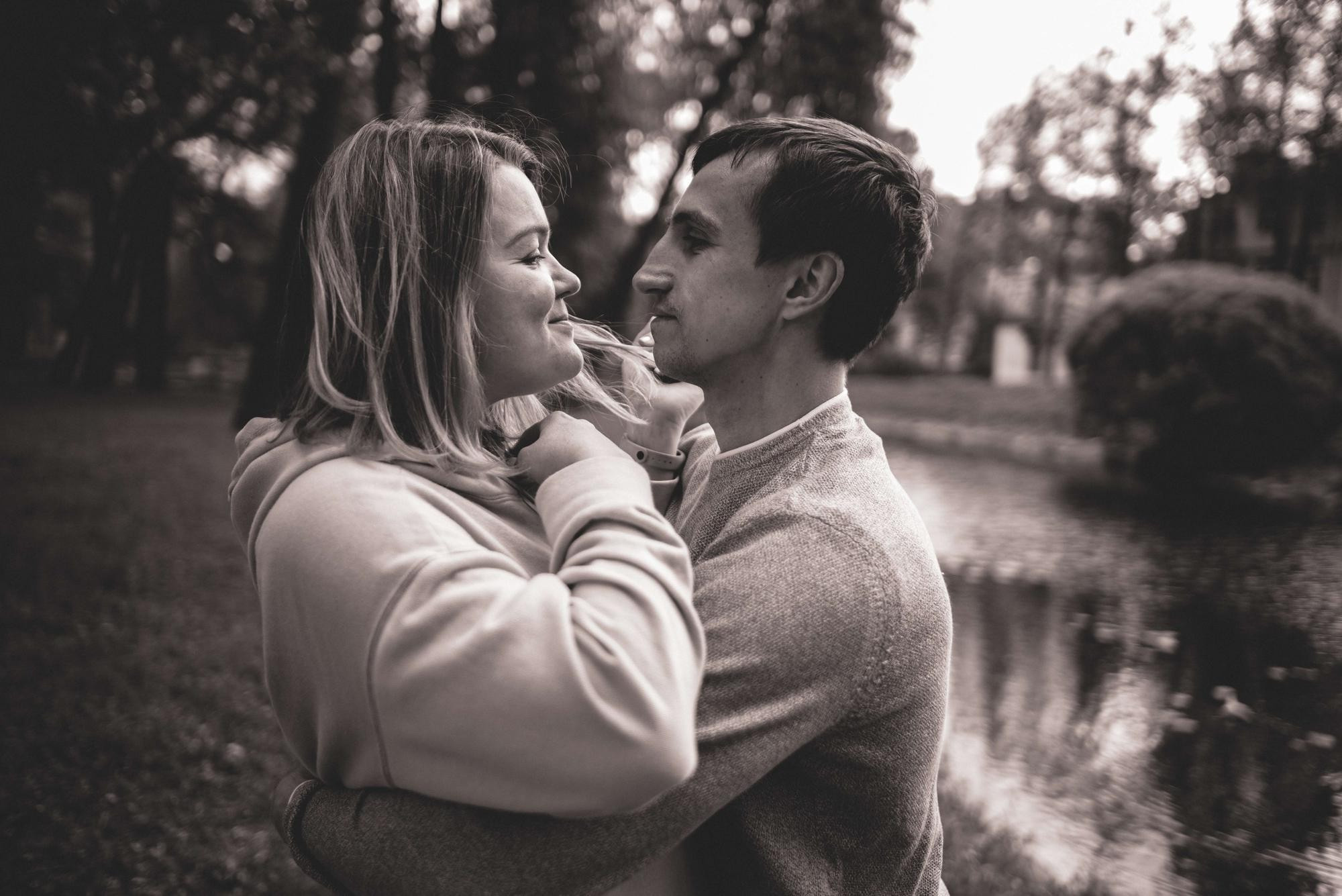 Фососессия в Лопухинском саду. Мирослава Сергей и Светлана. Семейный и свадебный фотограф в Санкт-Петербурге Яна