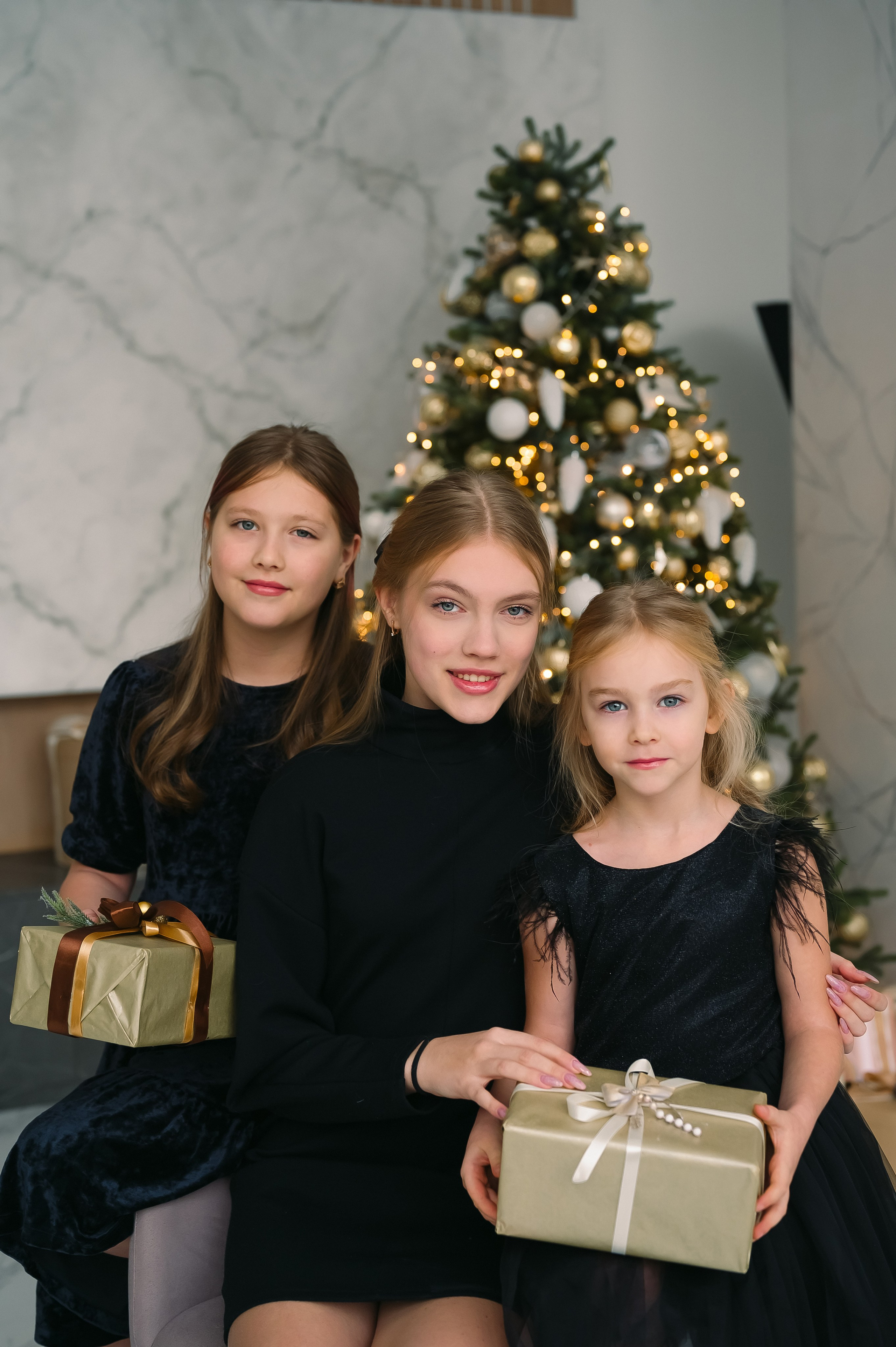 Семейная фотосессия в студии. Фотограф Юлия Кондратьева