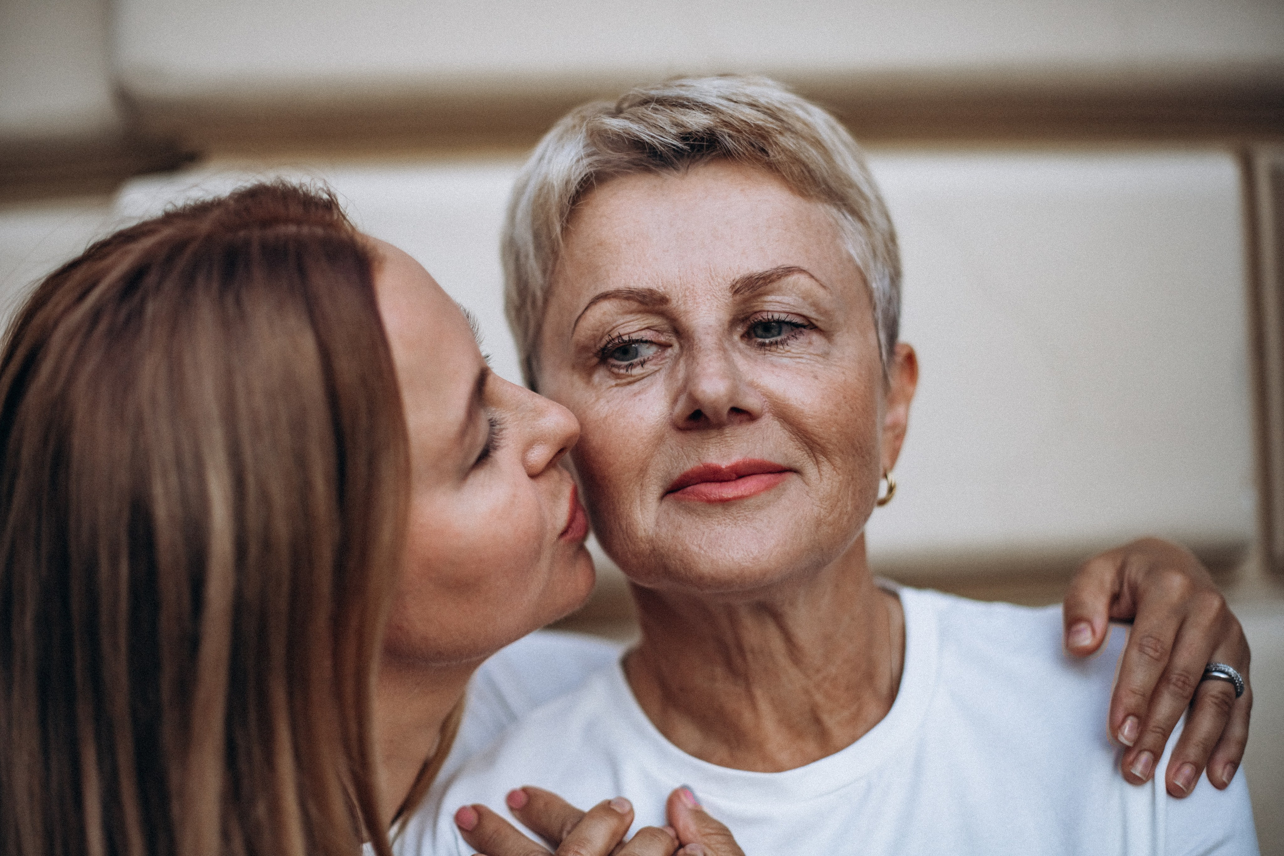Дарья с семьей в июне. Фотопрогулка в Петербурге. Индивидуальный и семейный фотограф в Санкт-Петербурге