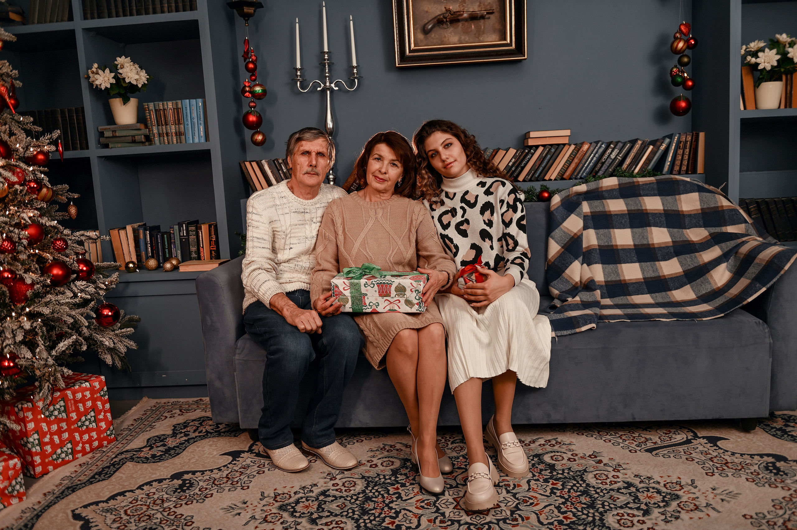 Новогодняя семейная. Свадебный, семейный, детский, контент фотограф в Омске Максим Ильин