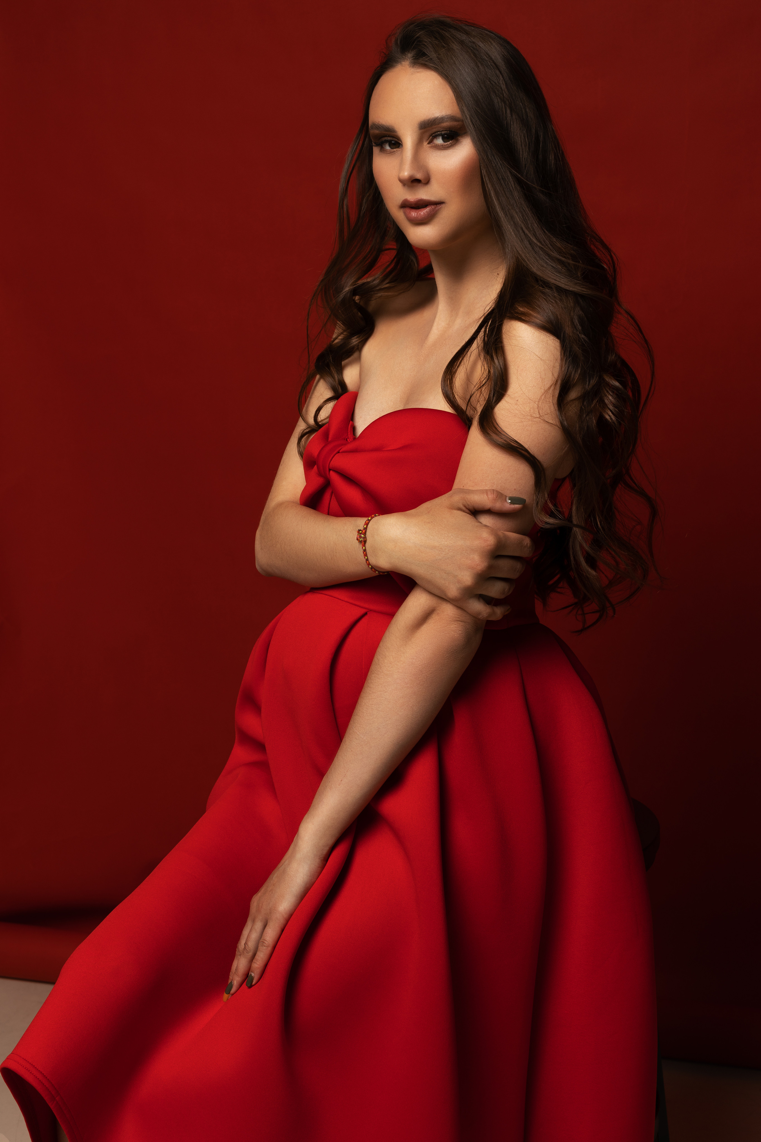 Фотосессия беременности, минимализм, циклорама