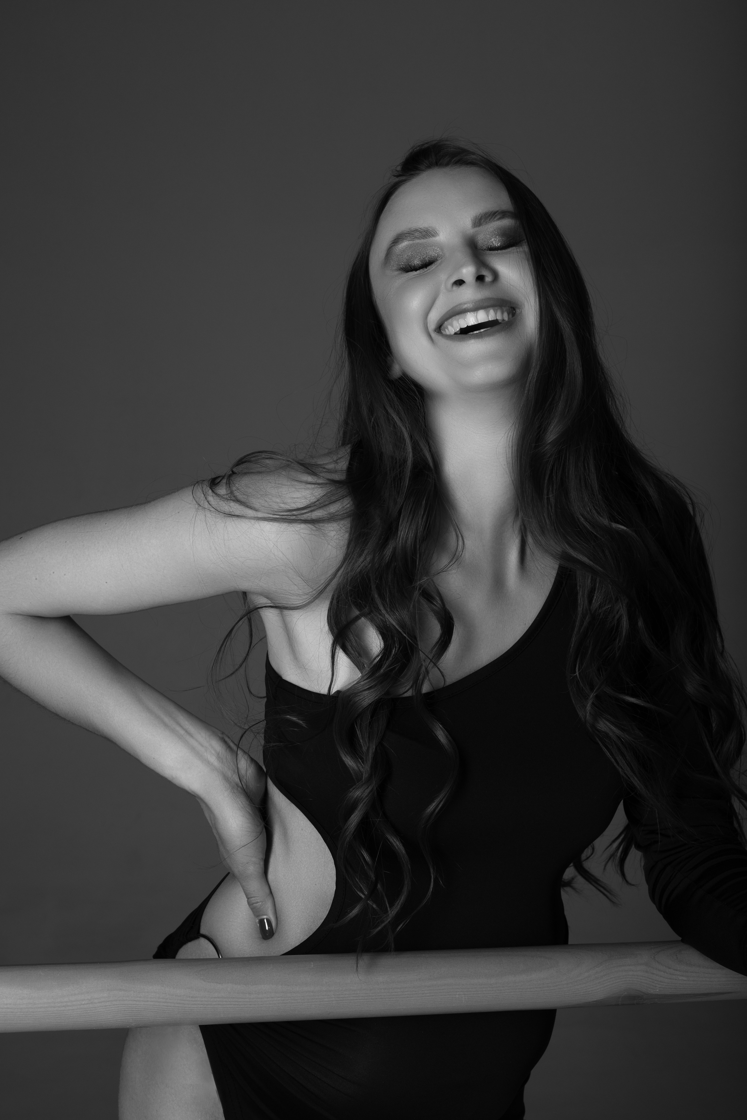 Фотосессия беременности, минимализм, циклорама