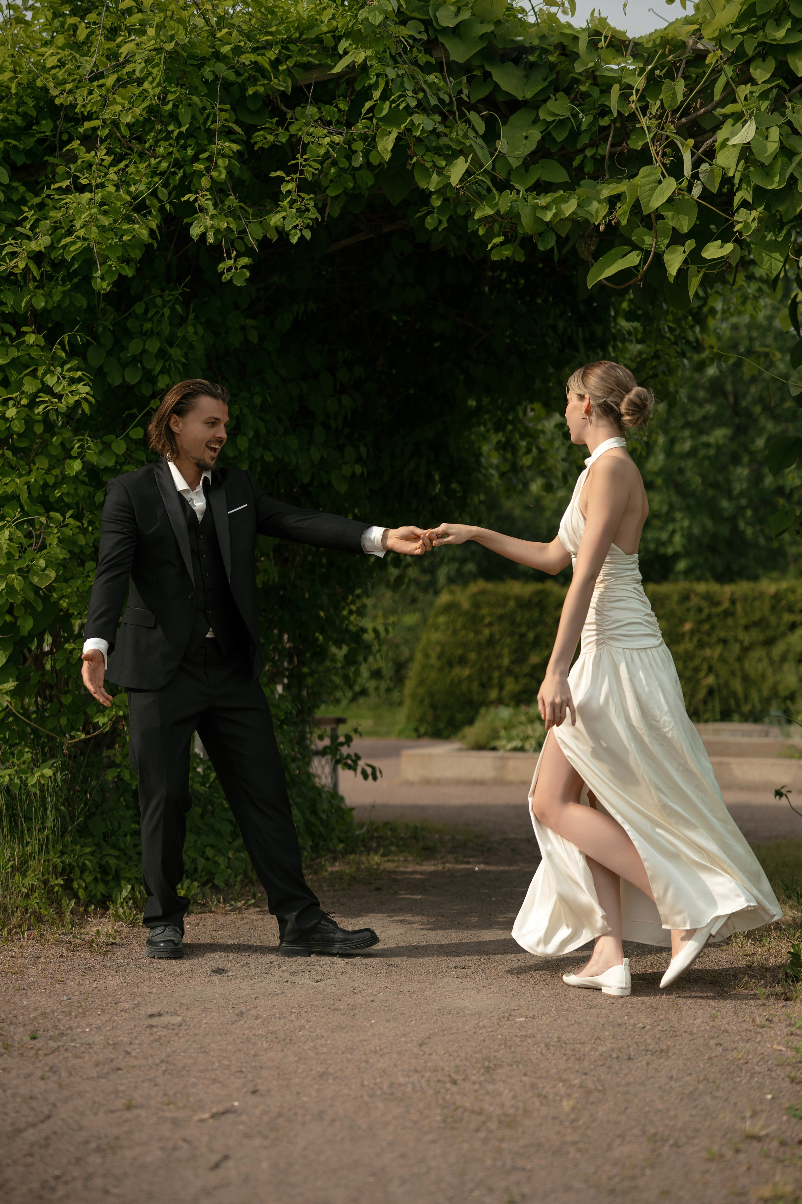 Свадебная прогулка, а парке Сокольники. Фотограф Сергиев Посад / Москва / Дмитров / Дубна