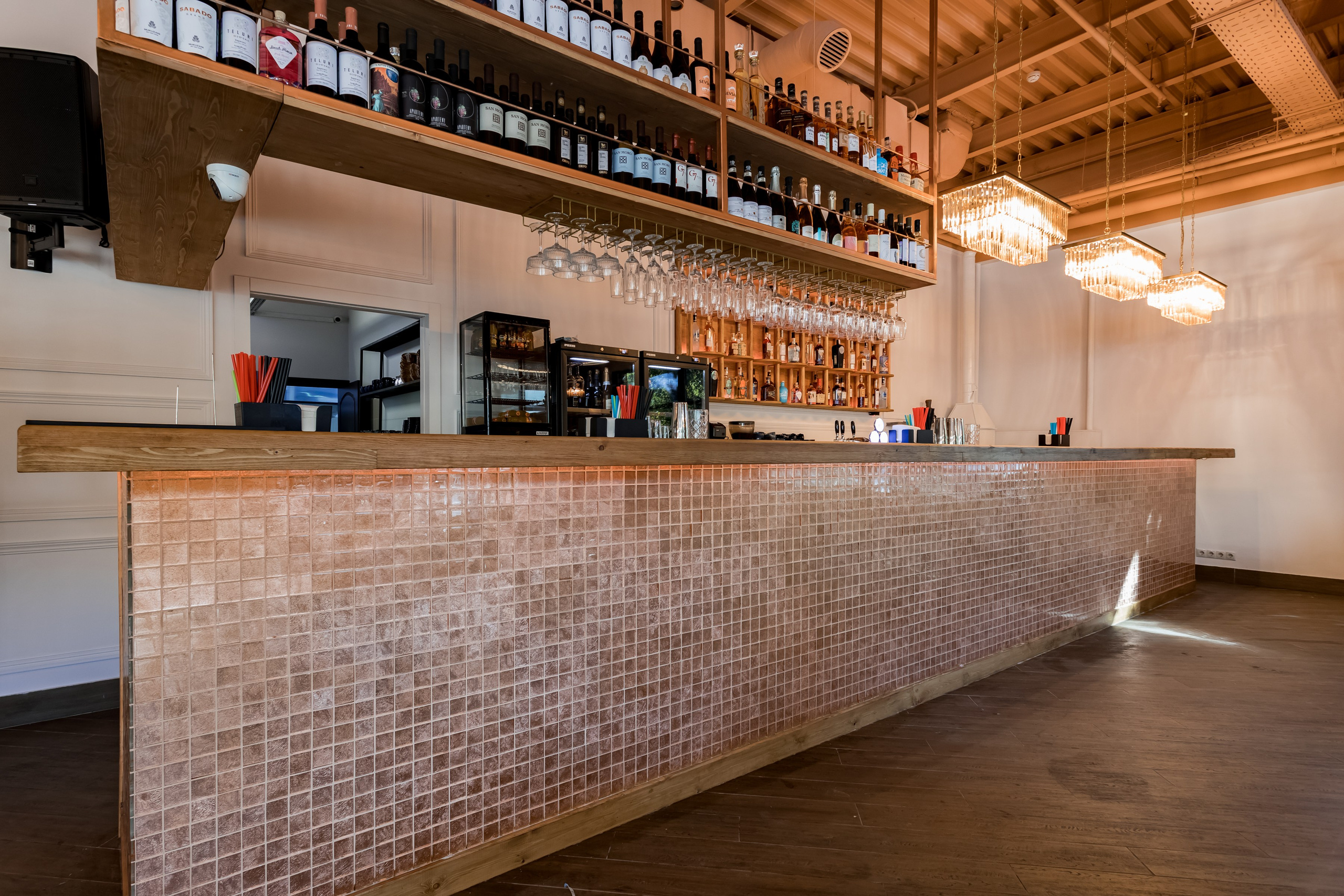 Грузинский ресторан Кепи в 3-м Павелецком проезде. Интерьеры, Контент, Портреты | Фотограф в Москве Дани Терно