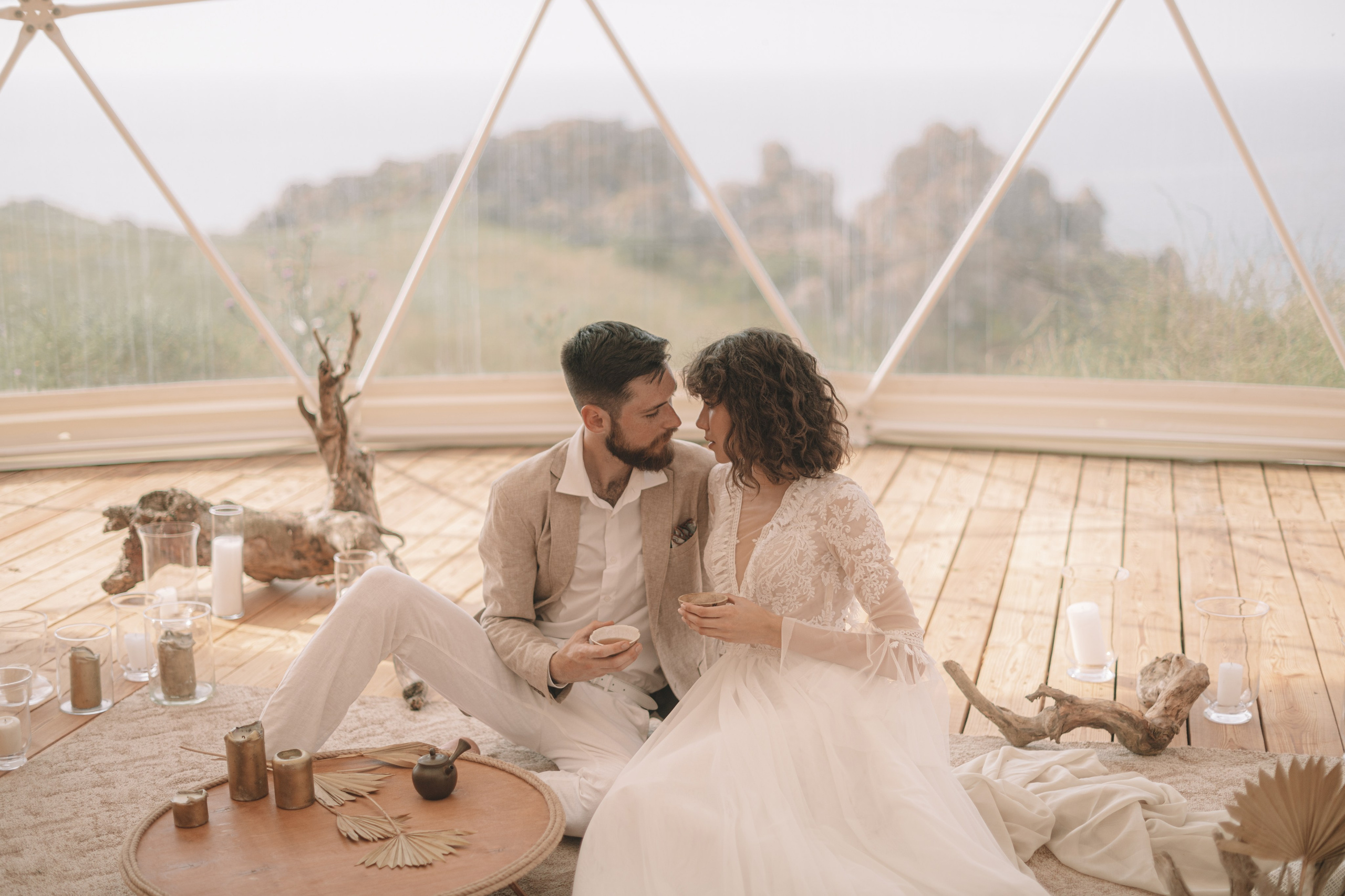 Свадебная фотосессия в Щелкино ,Бухта Космонавтов. Выездная церемония на берегу моря Крым. Свадебный и семейный фотограф и видеограф, Крым, Москва, Санкт -Петербург