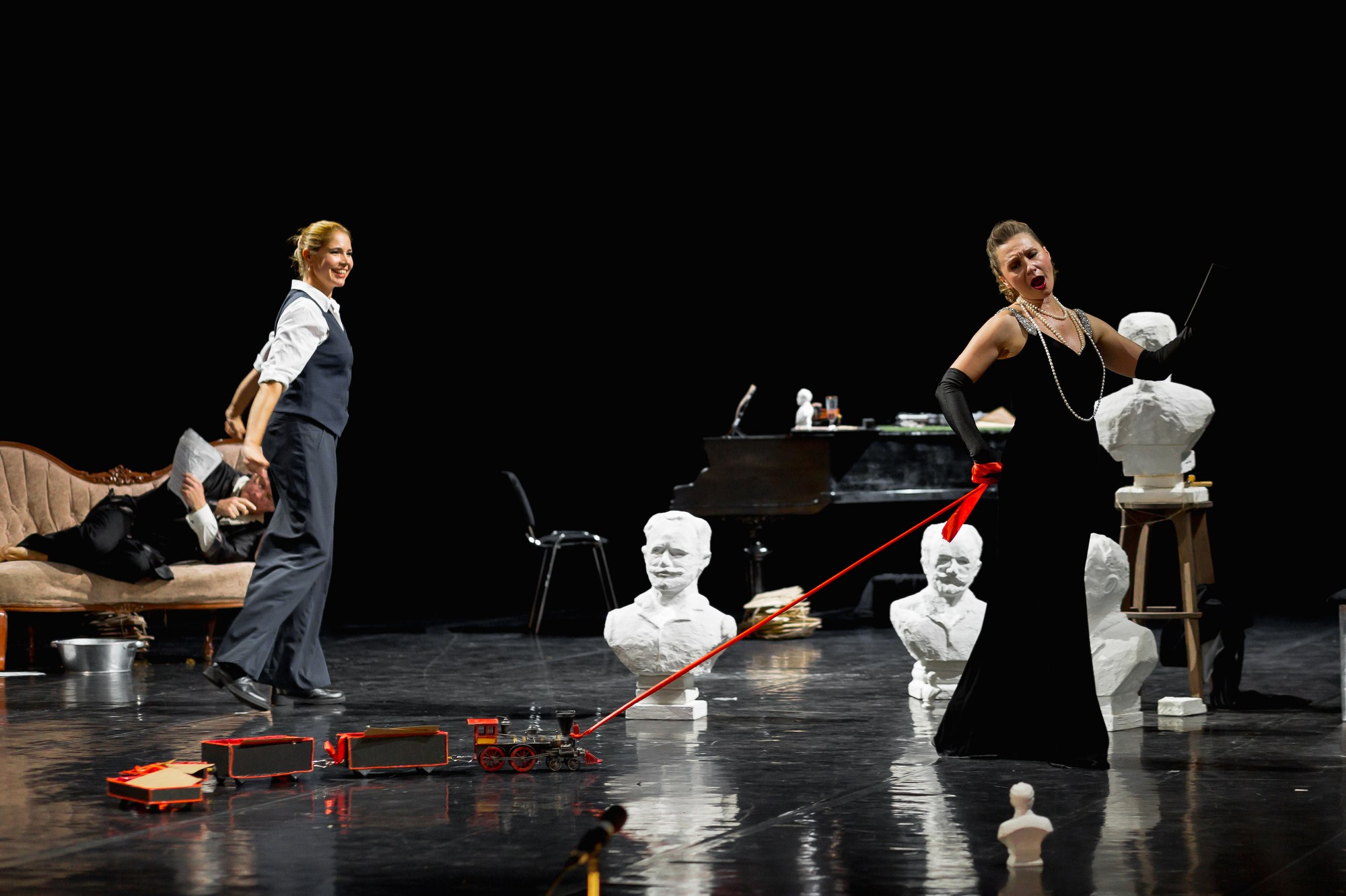 Спектакль Приглушенные голоса в Театре Эрмитажа (+репетиция). Семейный и портретный фотограф в Санкт-Петербурге Андрей Воробьев