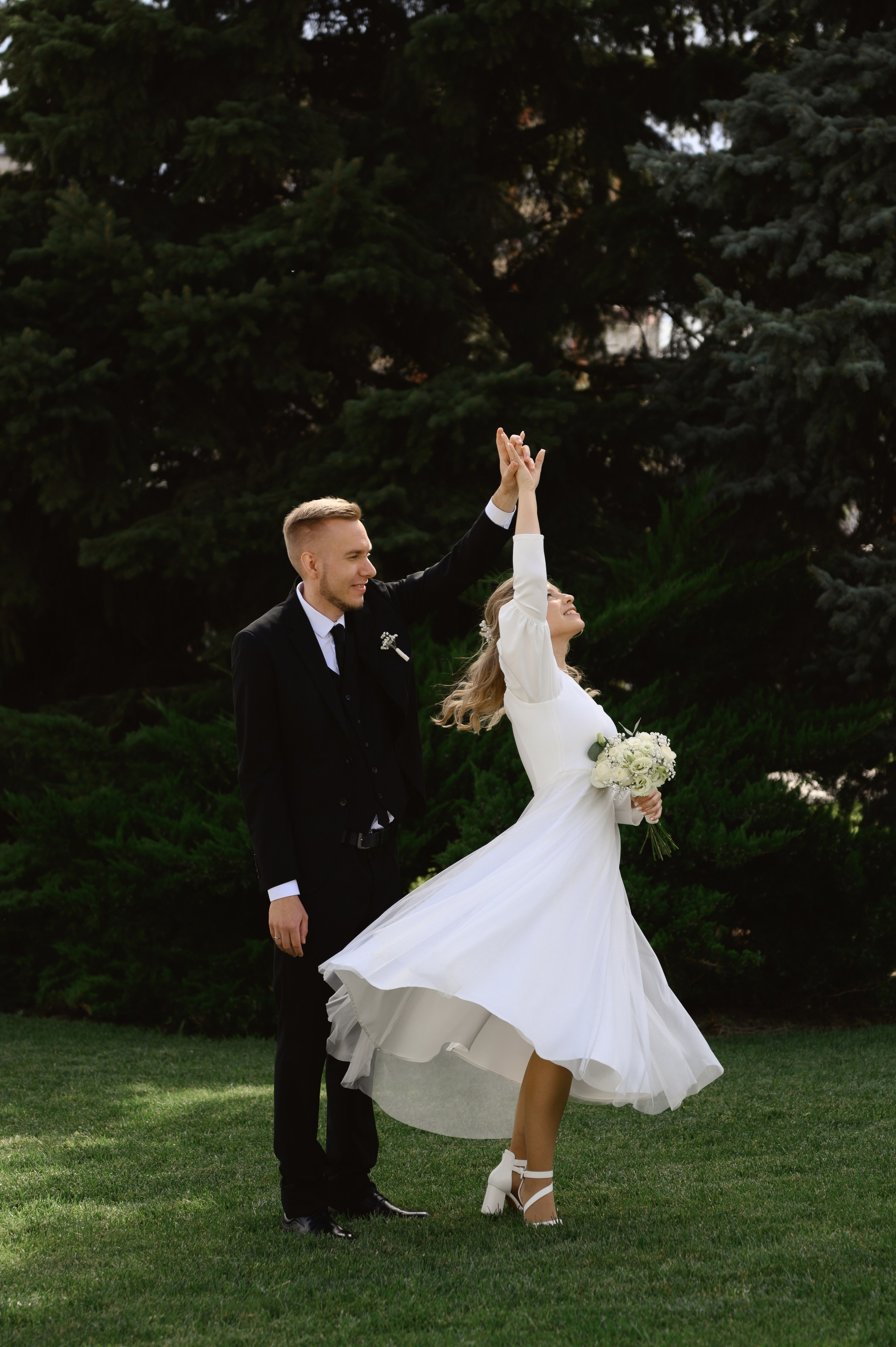 Свадебная съемка в Ростове, прогулка на яхте и семейный ужин за городом