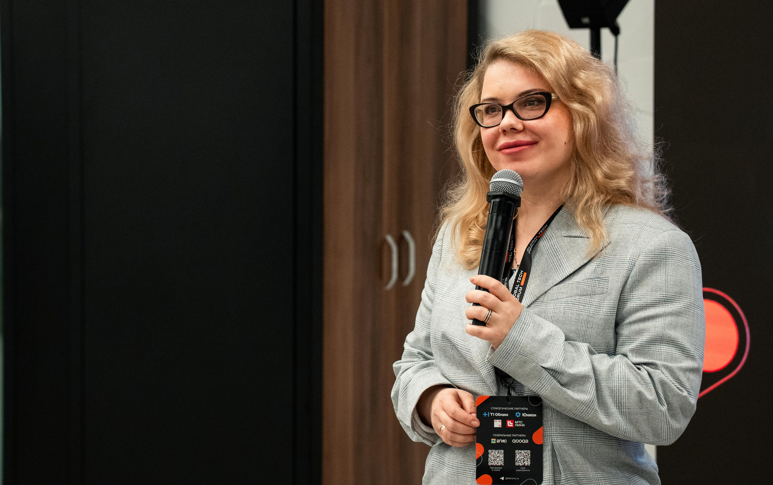 Global Tech Forum 27.03.2026. Коммерческий и художественный фотограф и видеограф в Москве Арсений Тургенев