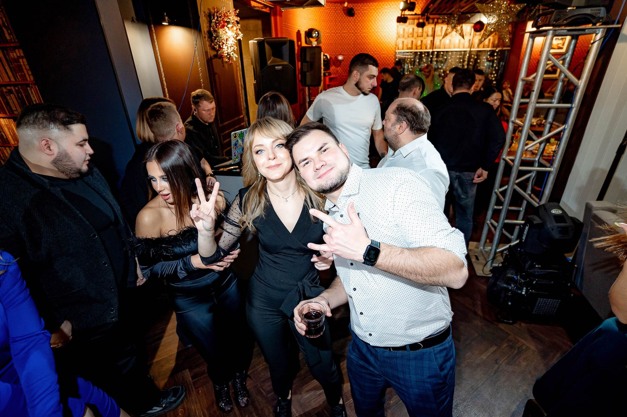 Новый год 2024 в Peoples. Сергей Кошкин. Репортажная и ивент-фотография в Сургуте