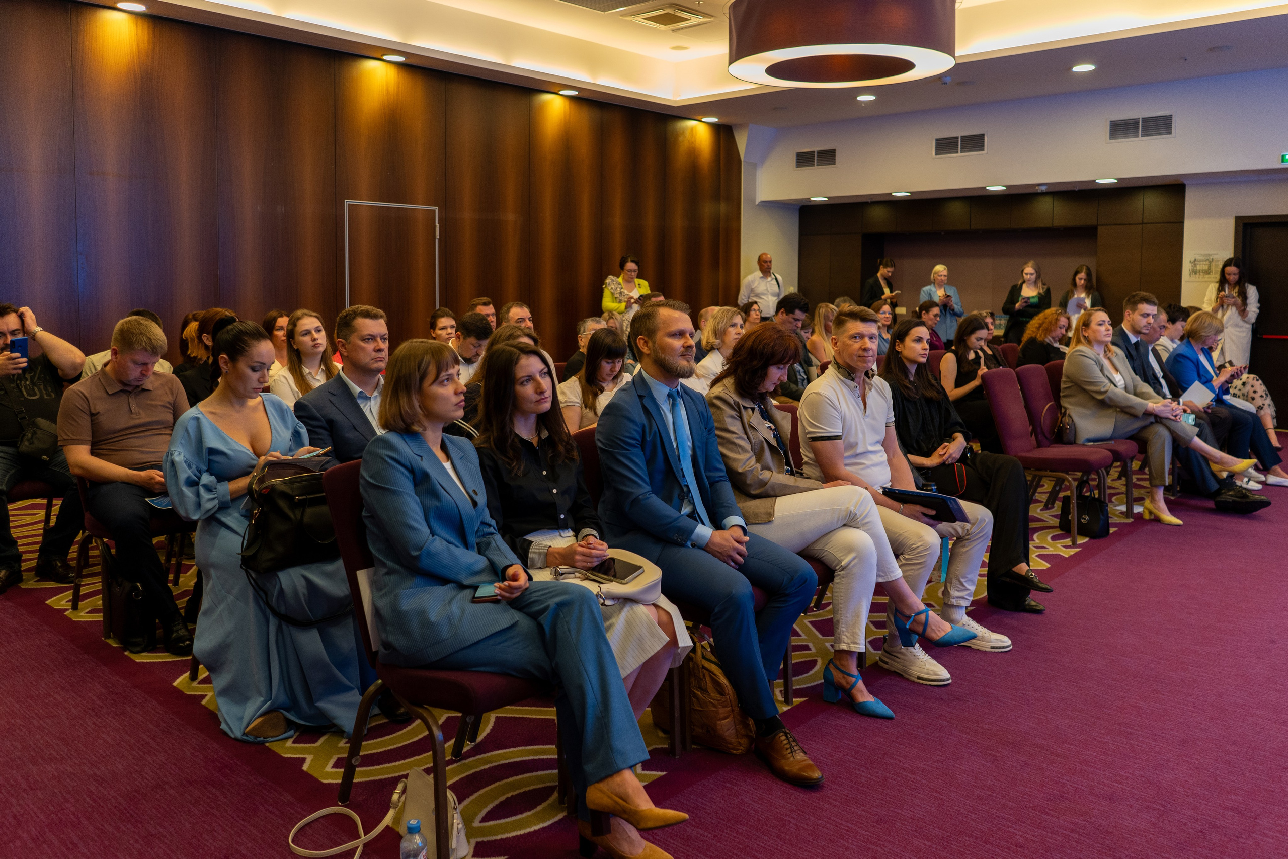 Репортажная съёмка делового мероприятия. Фотограф Елизавета Потешкина