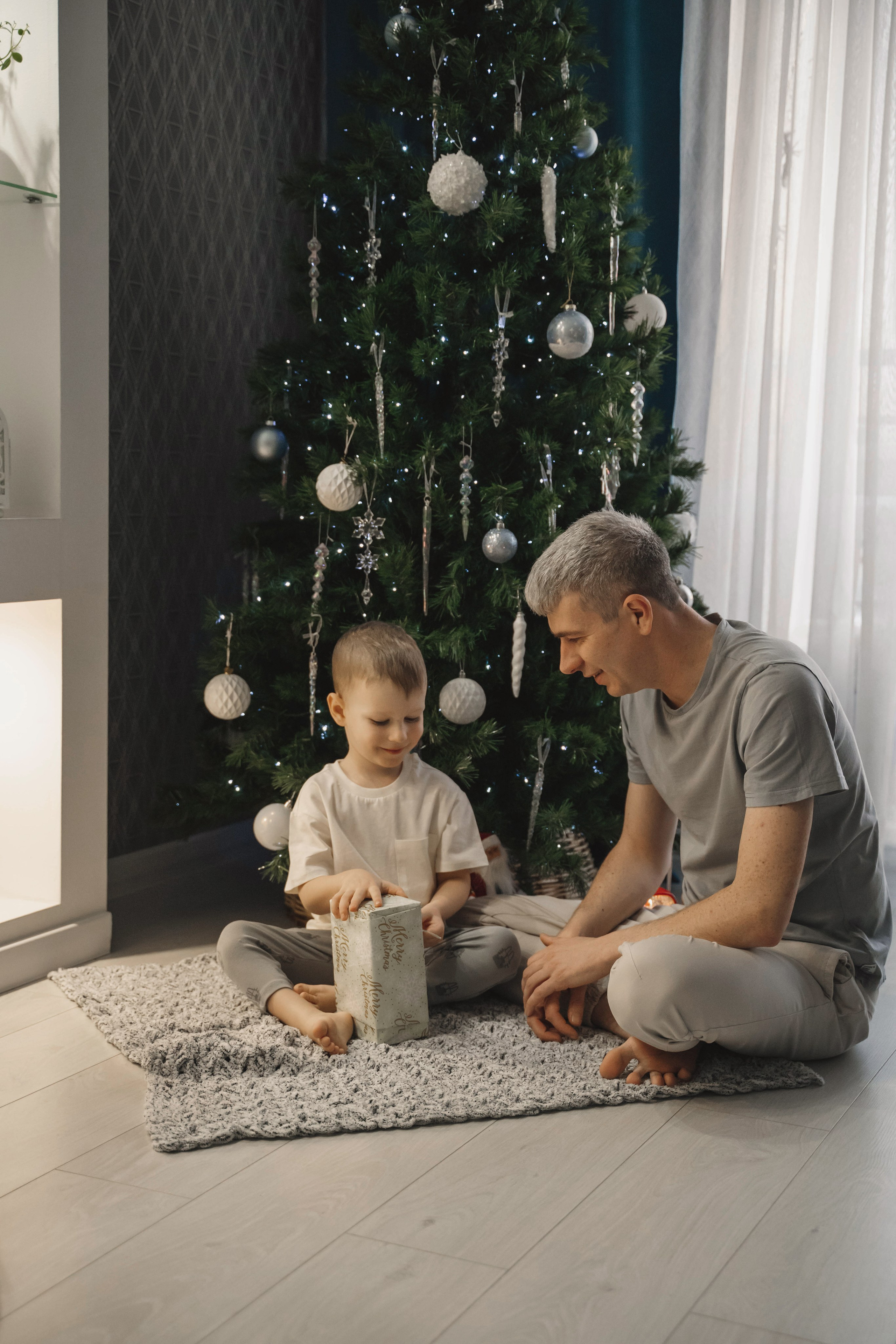 Предновогодний вечер. Главная