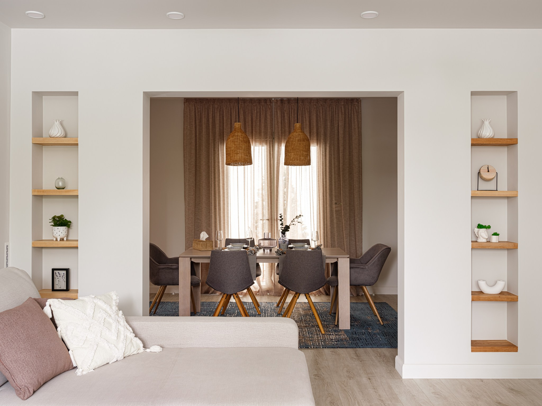 Небольшой дом: Анастасия Филиппова, Олеся Миколаец, студия FAM Design. Фотограф Василий Буланов