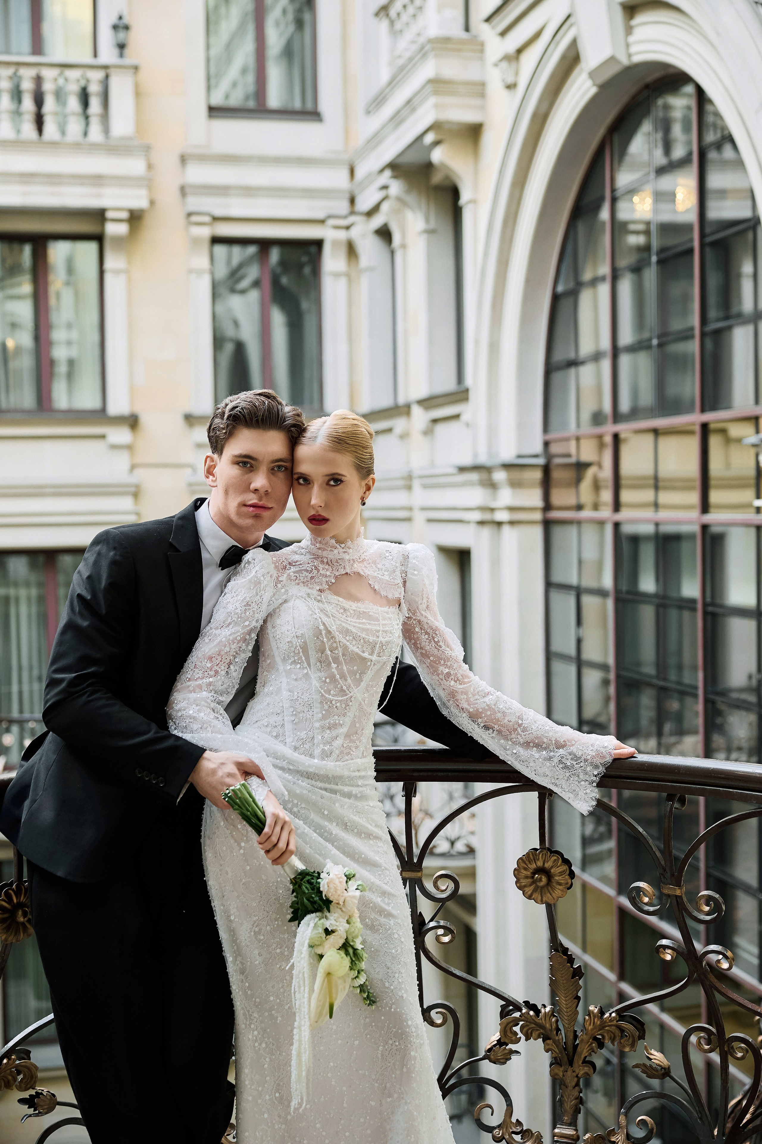 Вадим и Алина. Сборы в отеле St Regis. Свадебный фотограф в Москве и Подмосковье