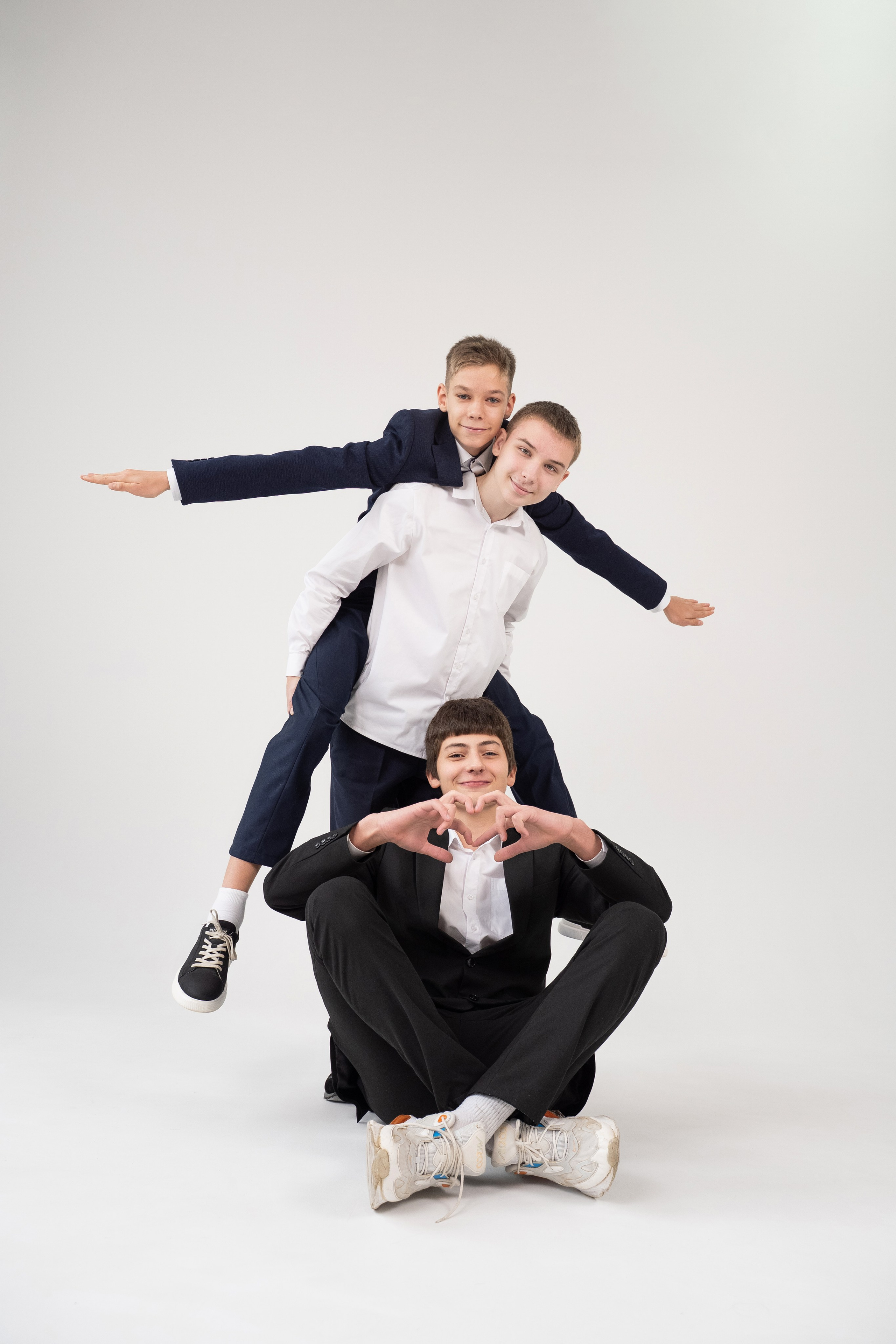 ВЫПУСКНИКИ 9 КЛАСС. МАРГАРИТА КУДРЯШОВА СВАДЕБНЫЙ И СЕМЕЙНЫЙ ФОТОГРАФ ТВЕРЬ МОСКВА