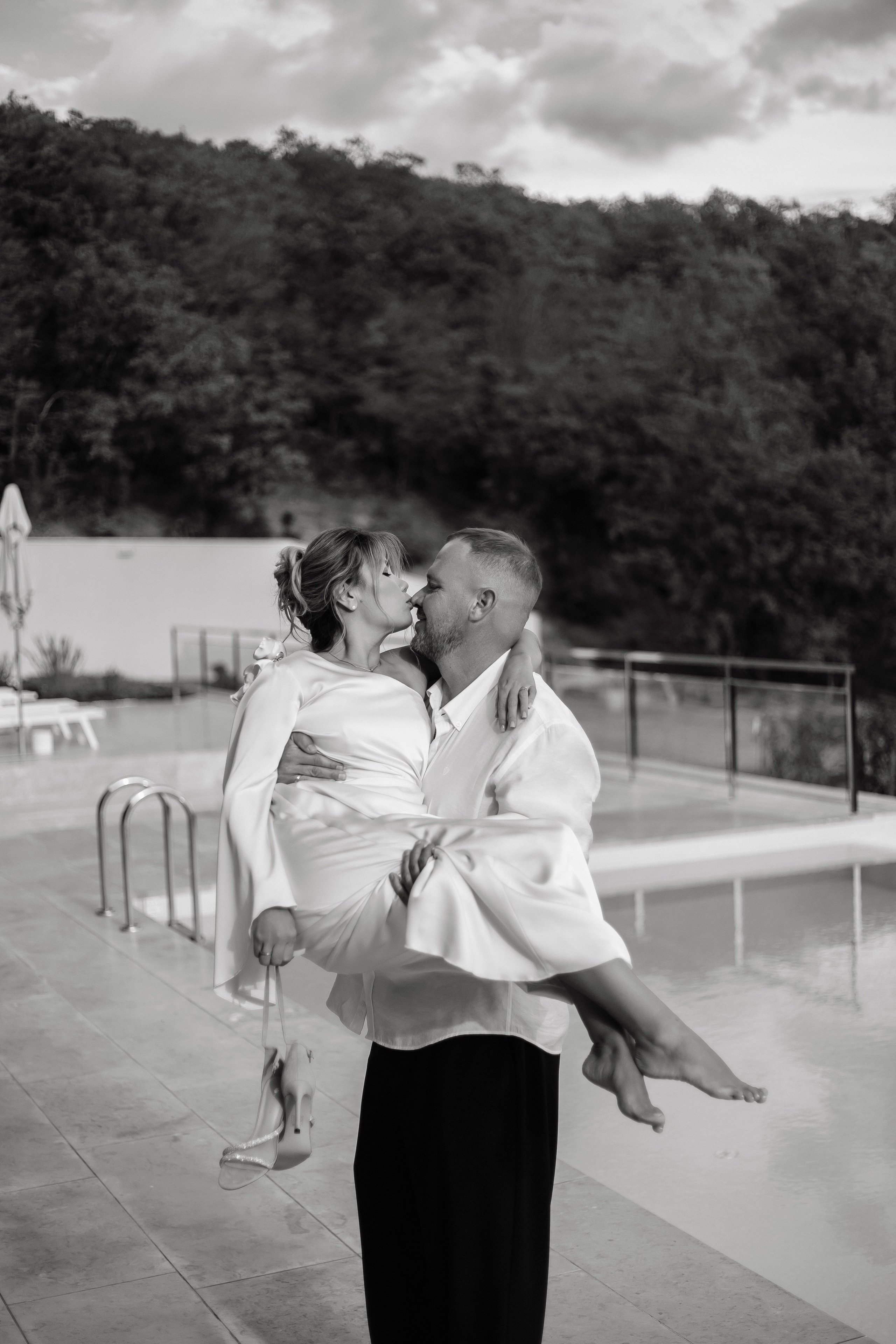 Александр и Гузель. Свадьба для двоих. Винодельня AYA. Фотограф Анна Лейман. Севастополь