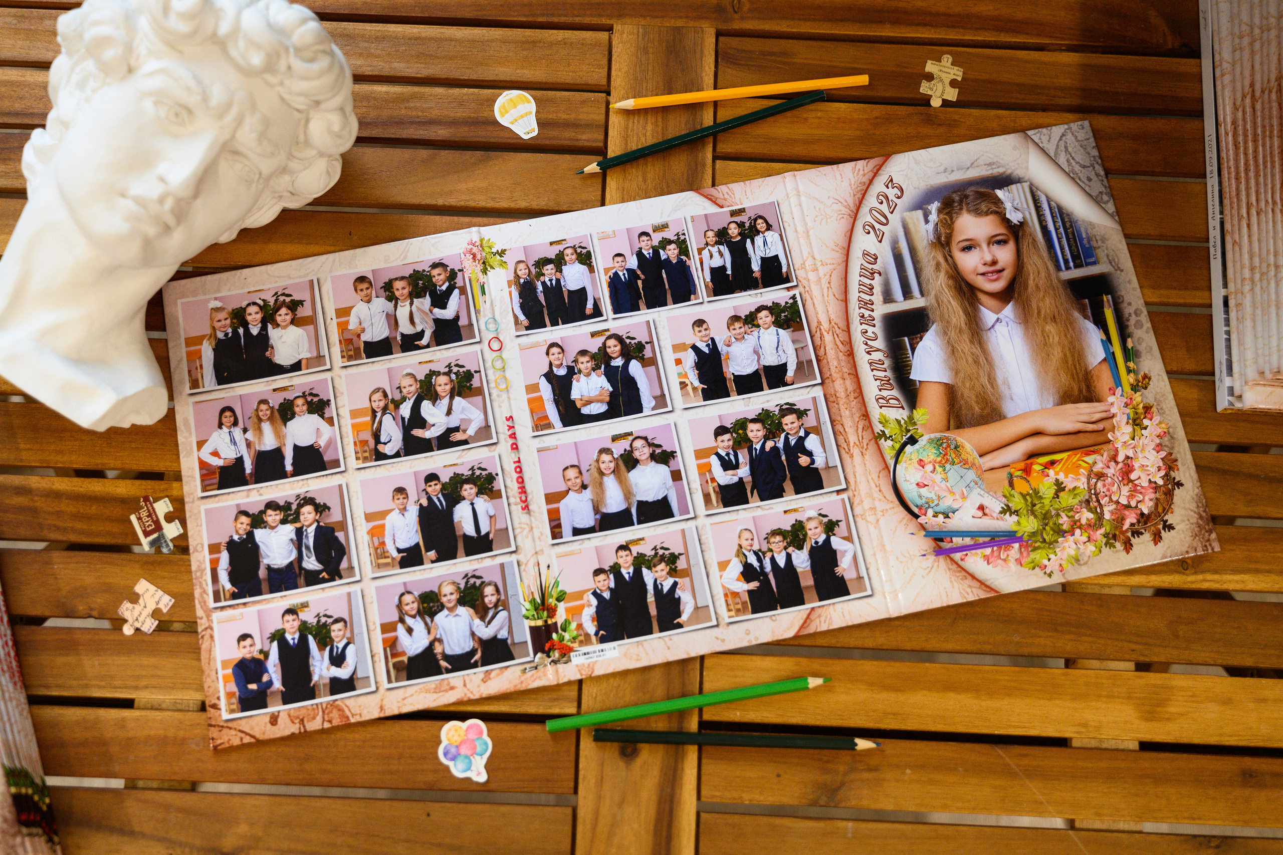 НШ Бежевый с цветами. Выпускные альбомы в Подольске Москве и МО