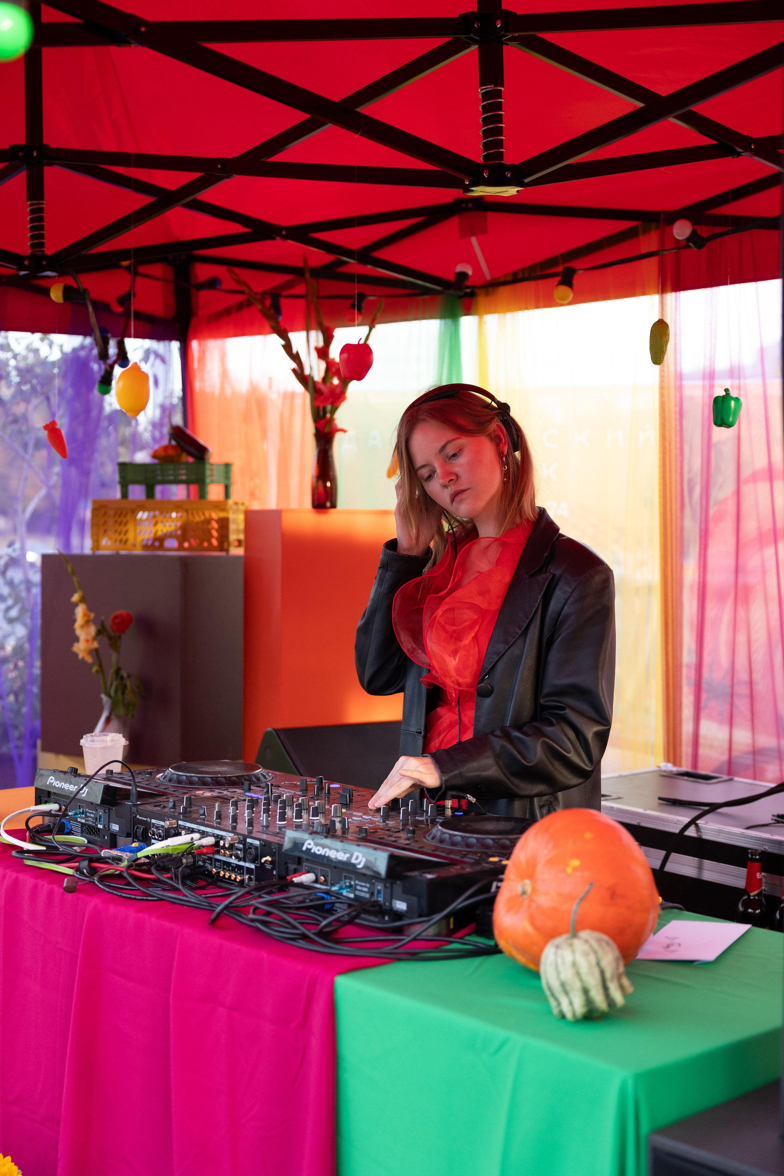 13–14 сентября 2025 на Даниловском рынке / День 1 / фото Саша Жукова. Фотоотчеты «Ламбада-маркета»