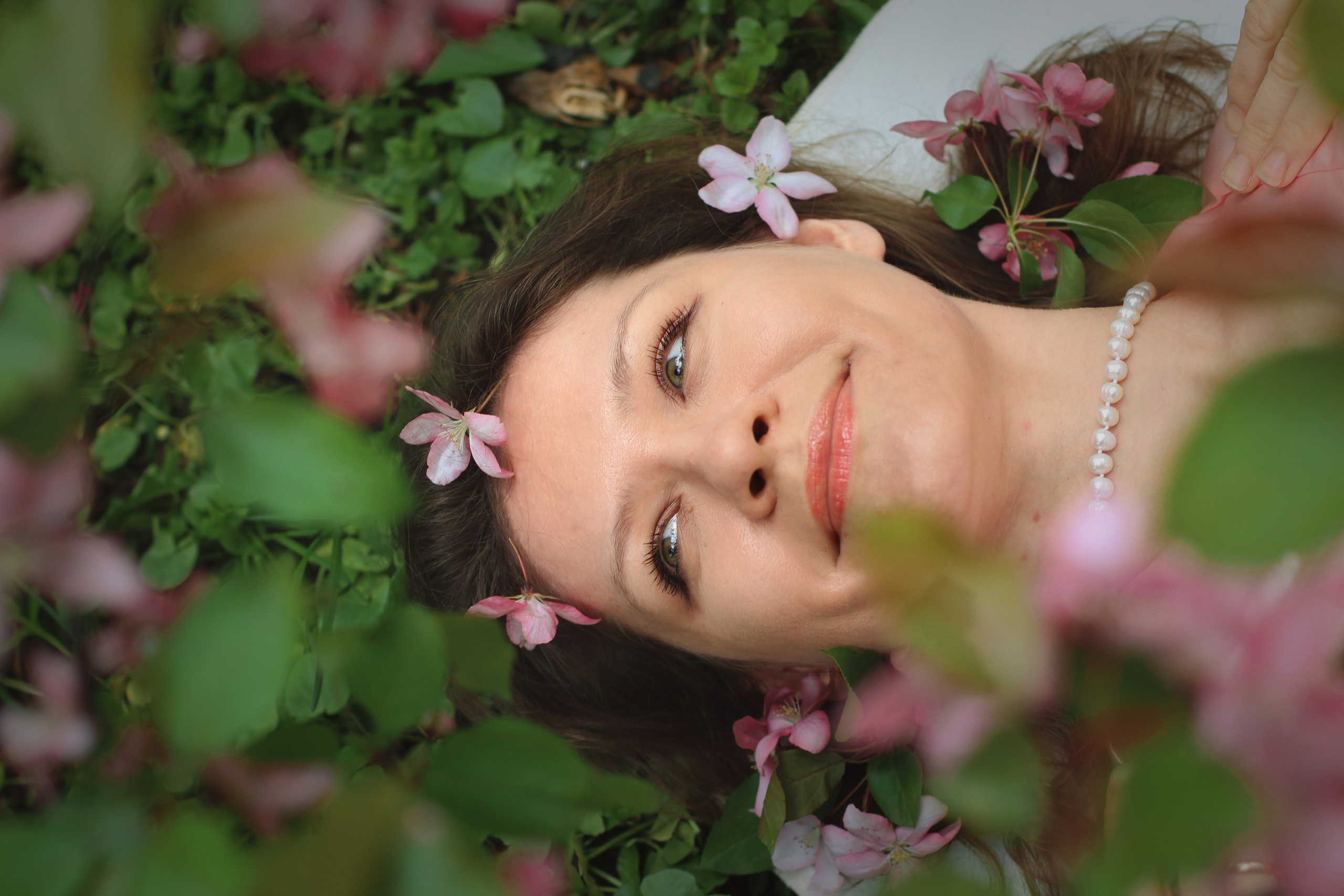 Анастасия фотосессия в Екатерининском парке во время цветения яблонь. Ваш личный фотограф в Москве Мила