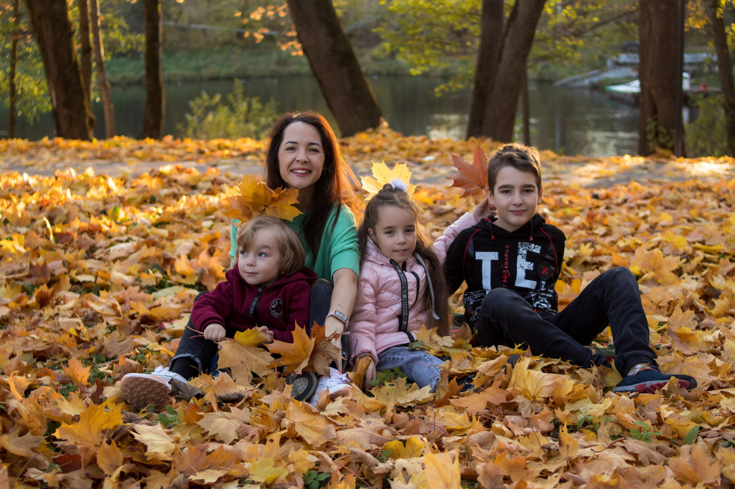 Мария с детишками в парк-отеле «Воздвиженское». Фотограф в Серпухове Наталья Руденко