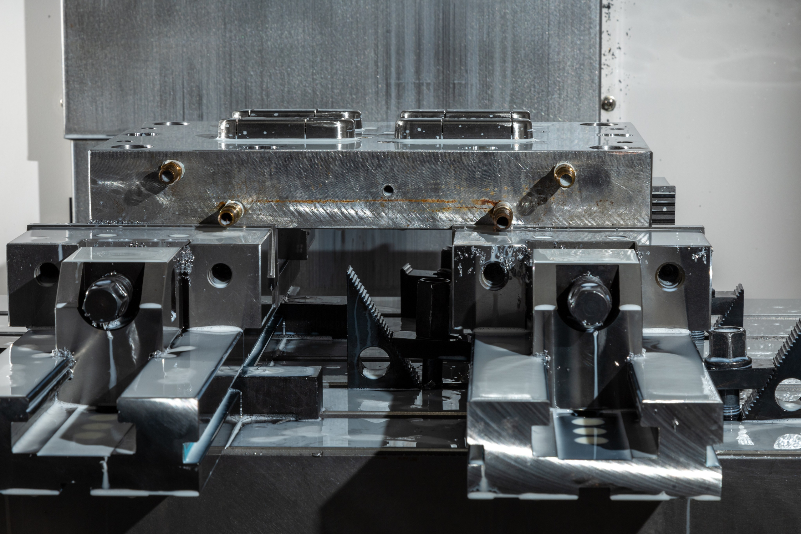 Съемка на заводе по производству прессформ. Сергей Шестов фотограф из Нижнего Новгорода