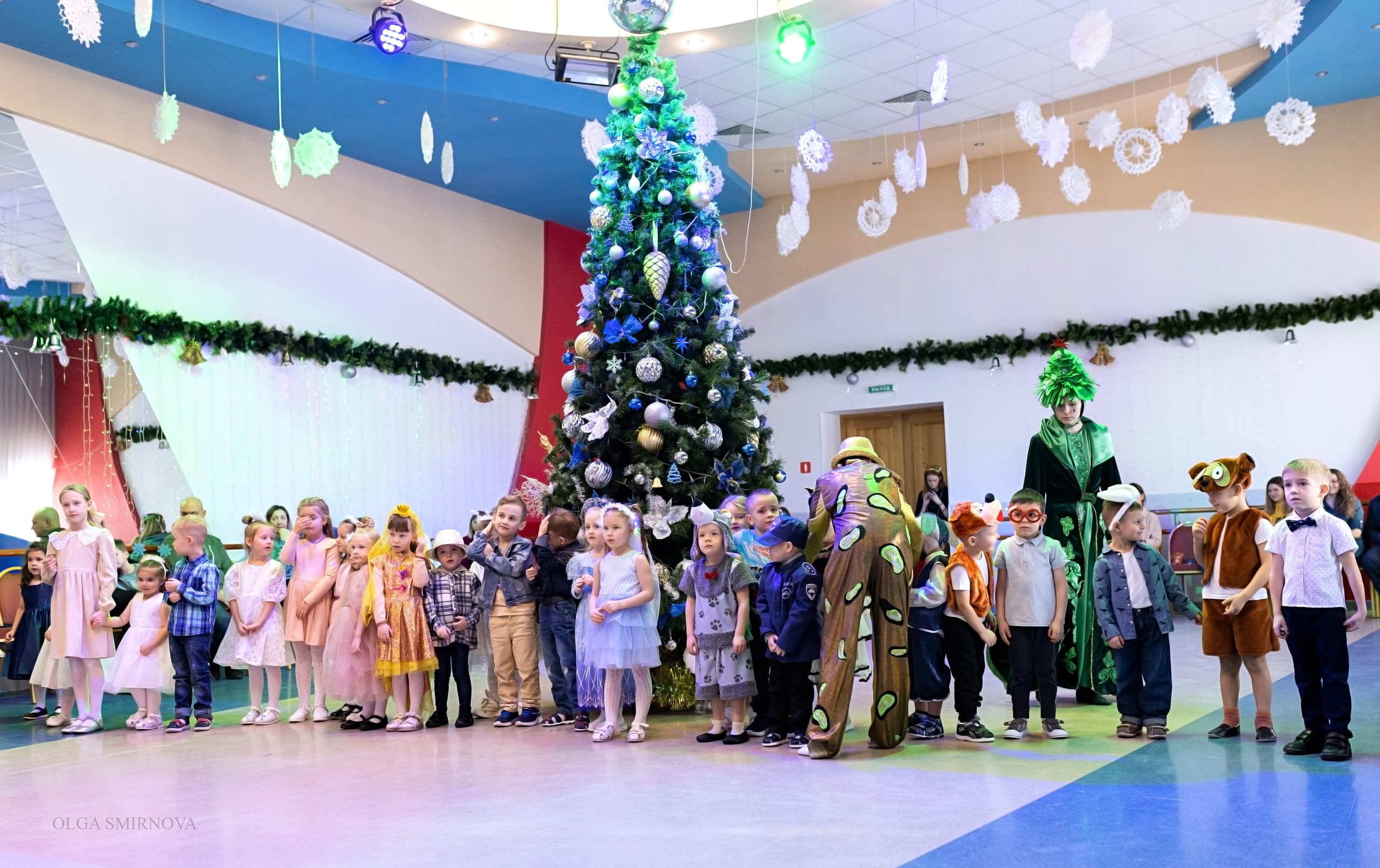 Утренник в ДОФ 04.01.25. Ольга Смирнова юрист, фотограф