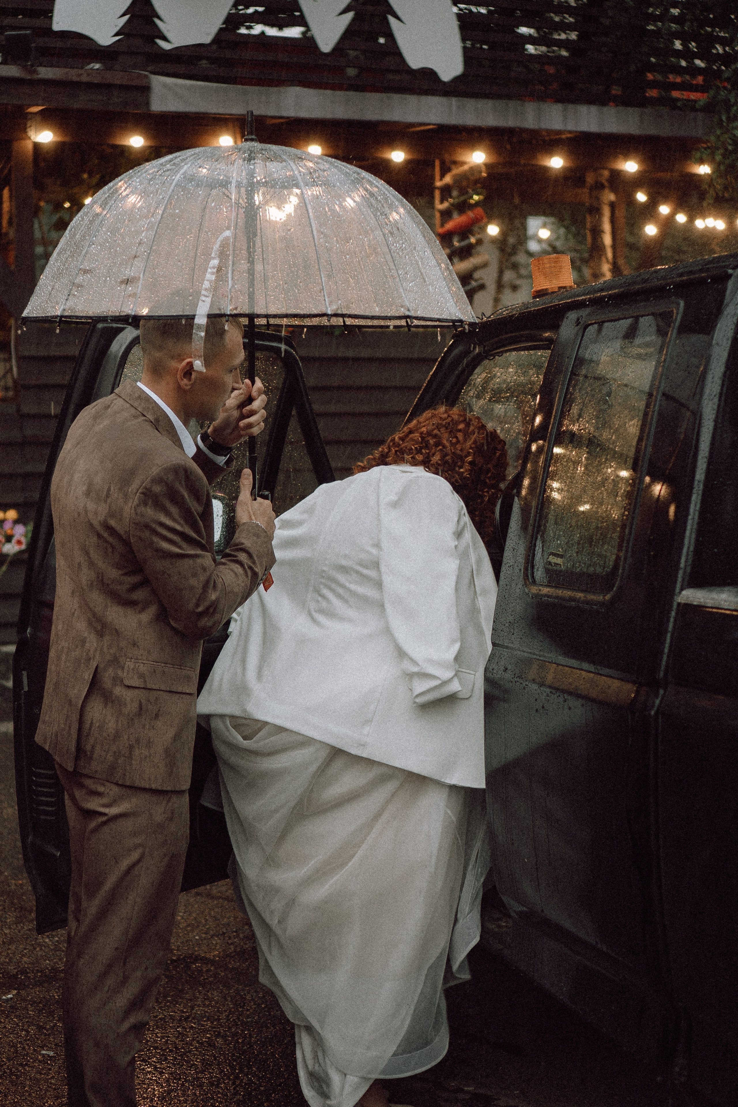 СВАДЕБНАЯ ФОТОСЕССИИЯ ПАРЫ В ГОРОДЕ ПРИОЗЕРСК В СОСНОВОМ ЛЕСУ И С ПИКАПОМ. Профессиональный фотограф, Санкт-Петербург — Виктория Богомолова