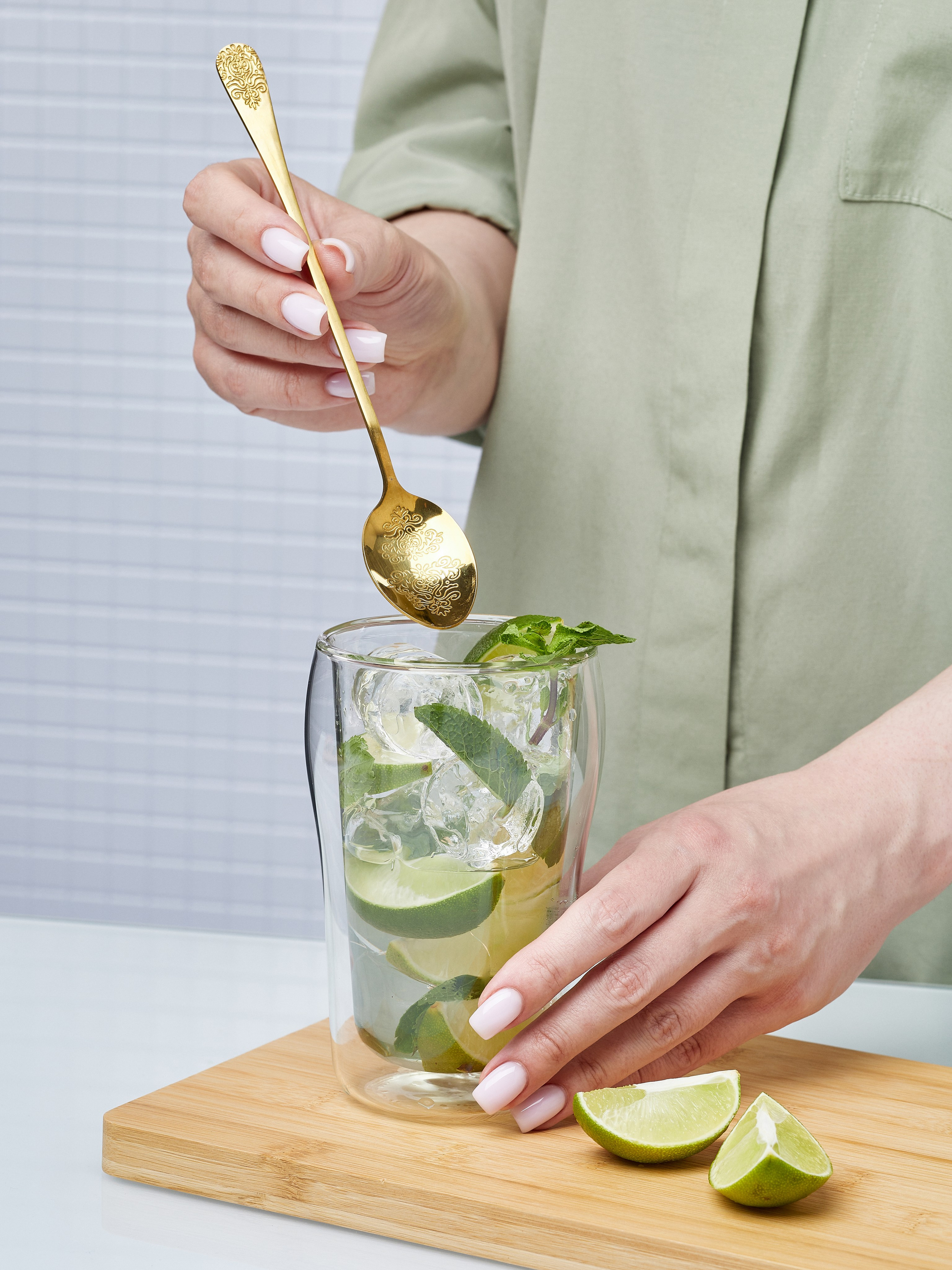 Столовые приборы. Уютная студия предметной съемки для маркетплейсов в городе Москва