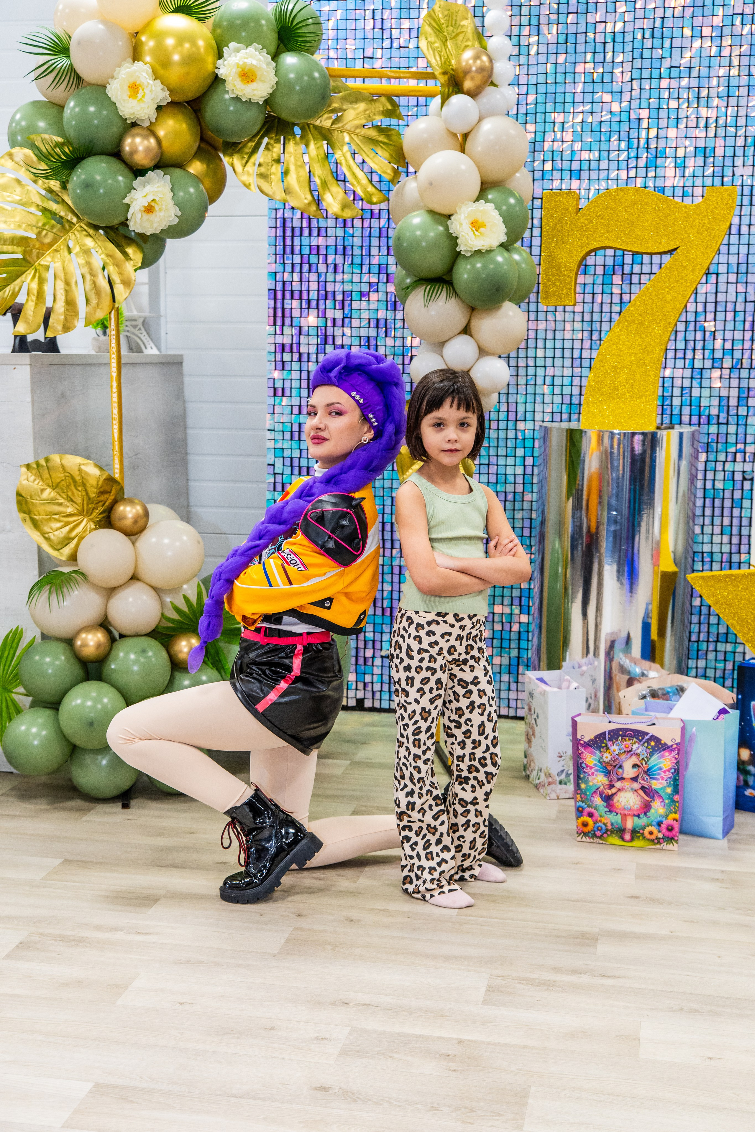 День Рождения Аленочки в Ниндзя Кидс в гости к ней пришла Супер Звезда Руми. Я Ольга Казанцева, фотографирую снимаю ваши киноистории и печатаю фото и цифровые портреты на холсте