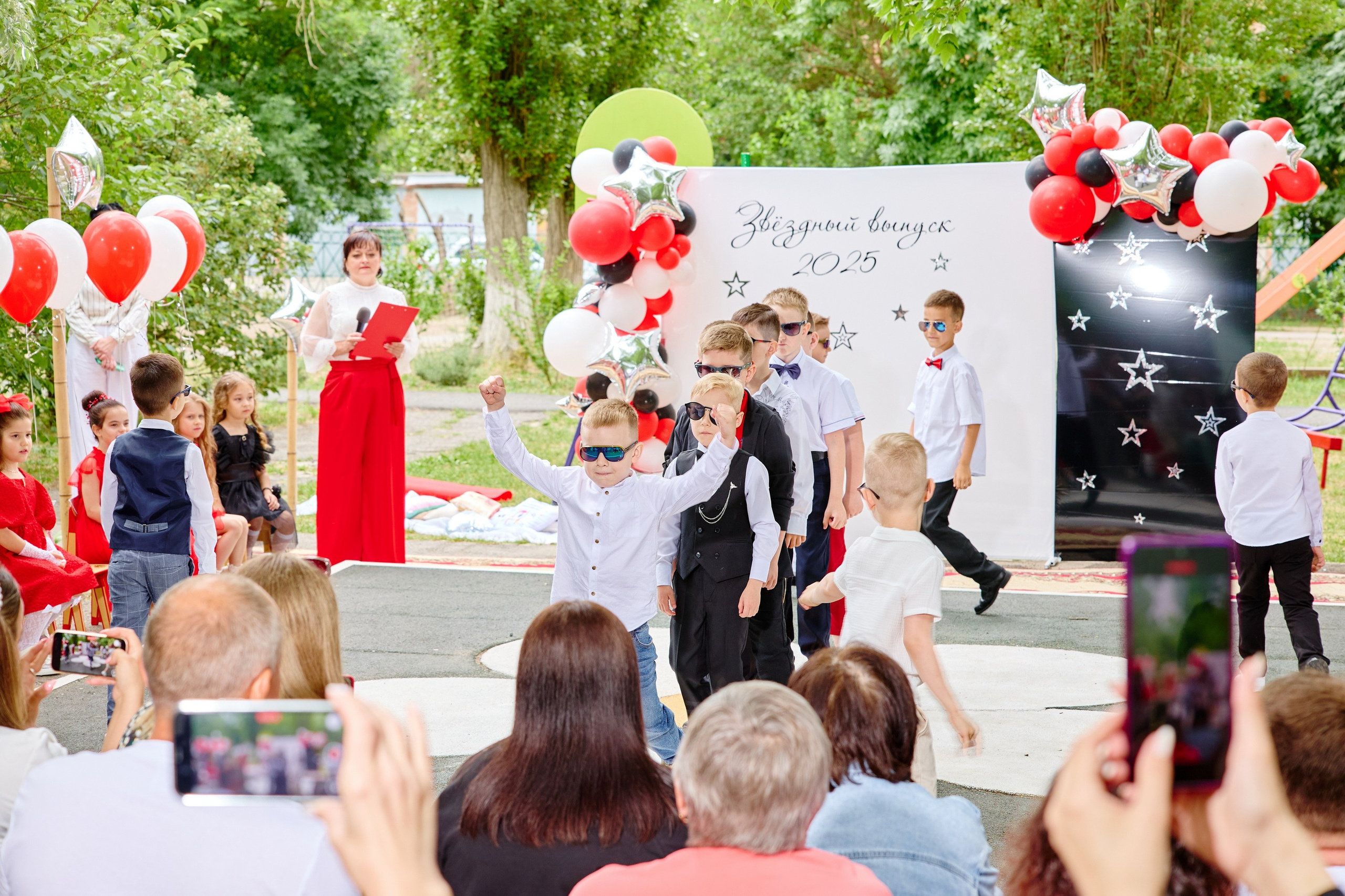Выпускной 45 сад. Фотограф Выпускные альбомы Таганрог Сергей Коробченко