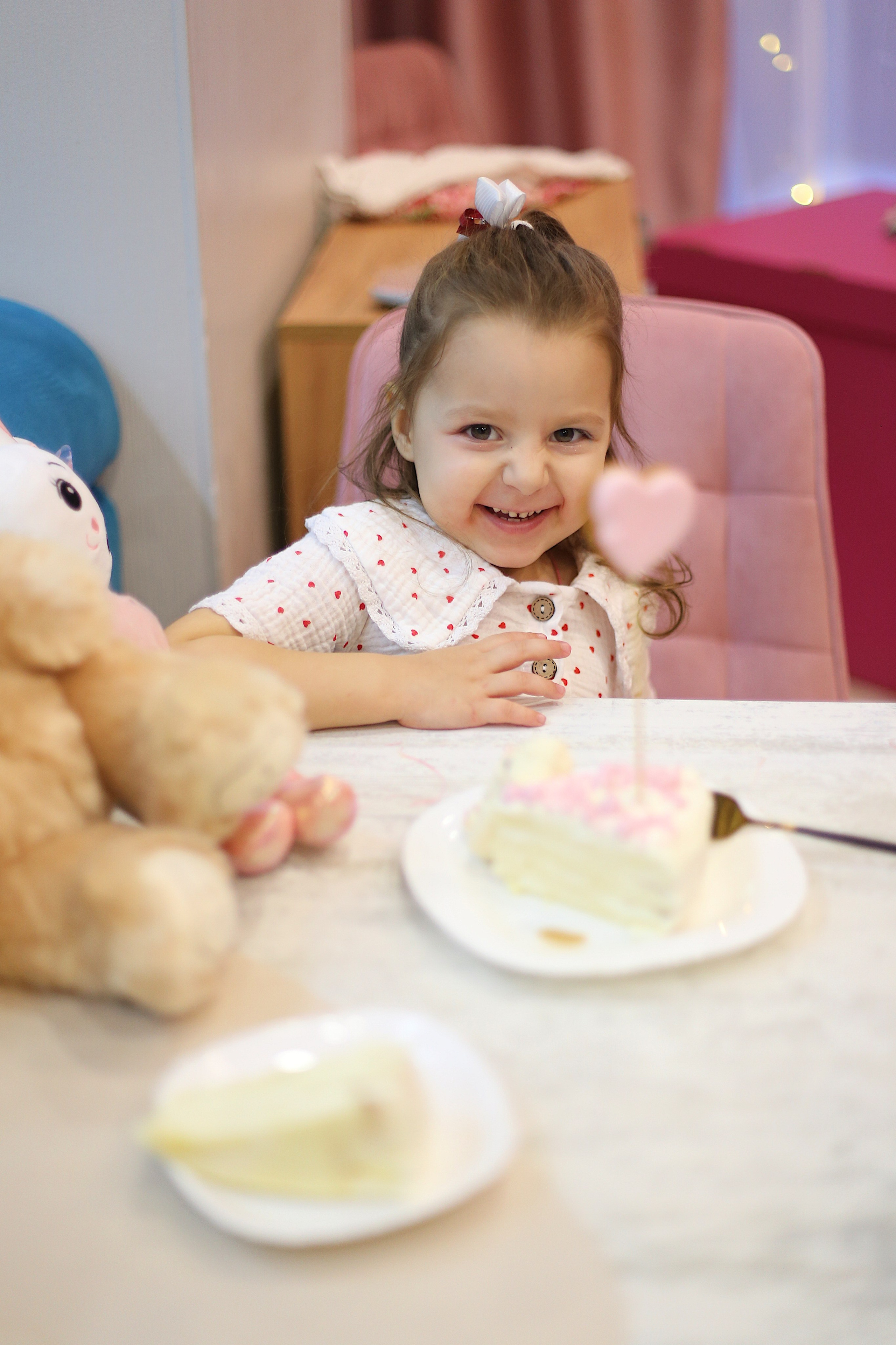 София 3 года. Фотограф Пирумян Анна. г. Сургут, г. Воронеж