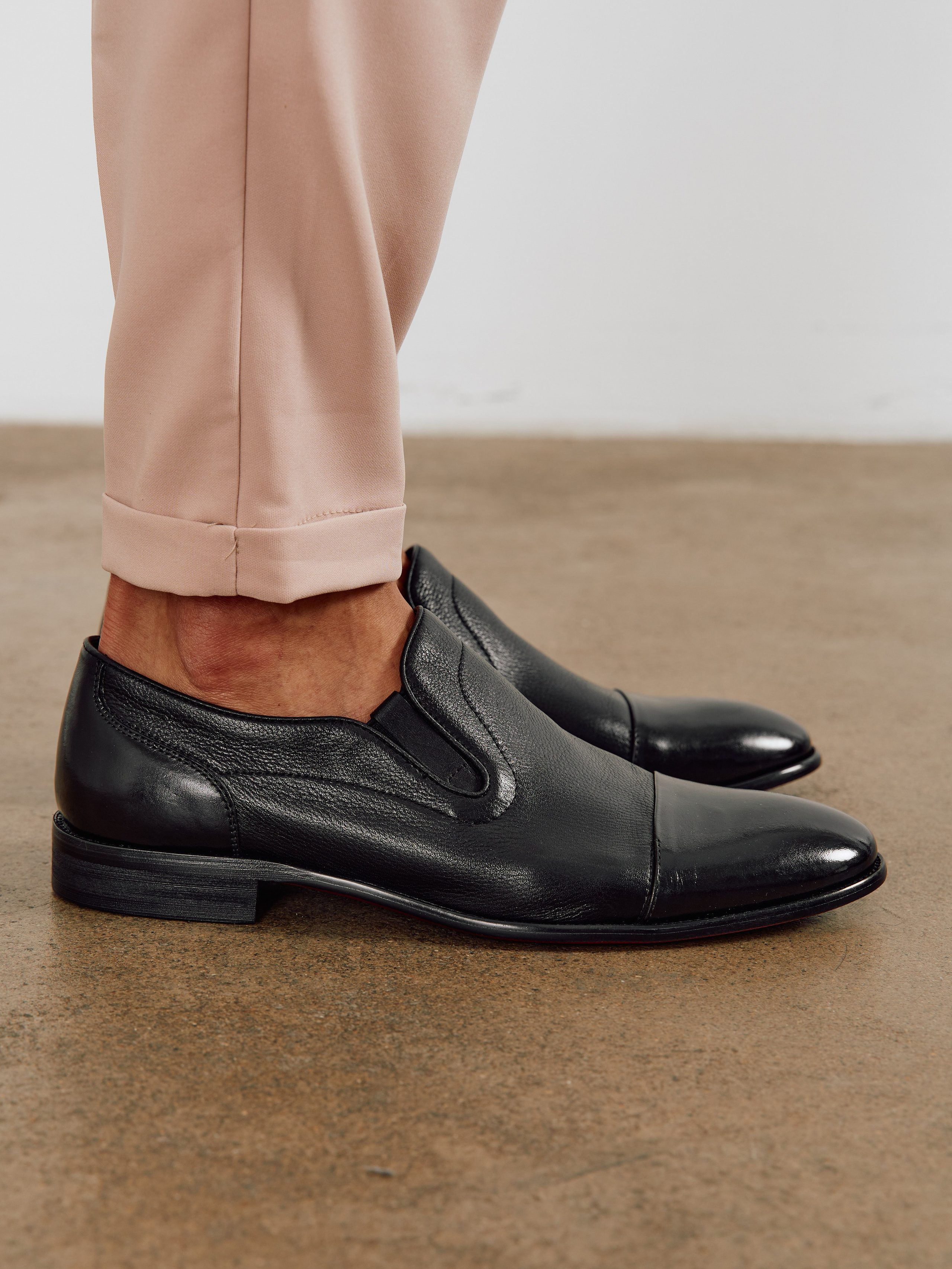 Обувь. Фотограф для маркетплейсов в Москве