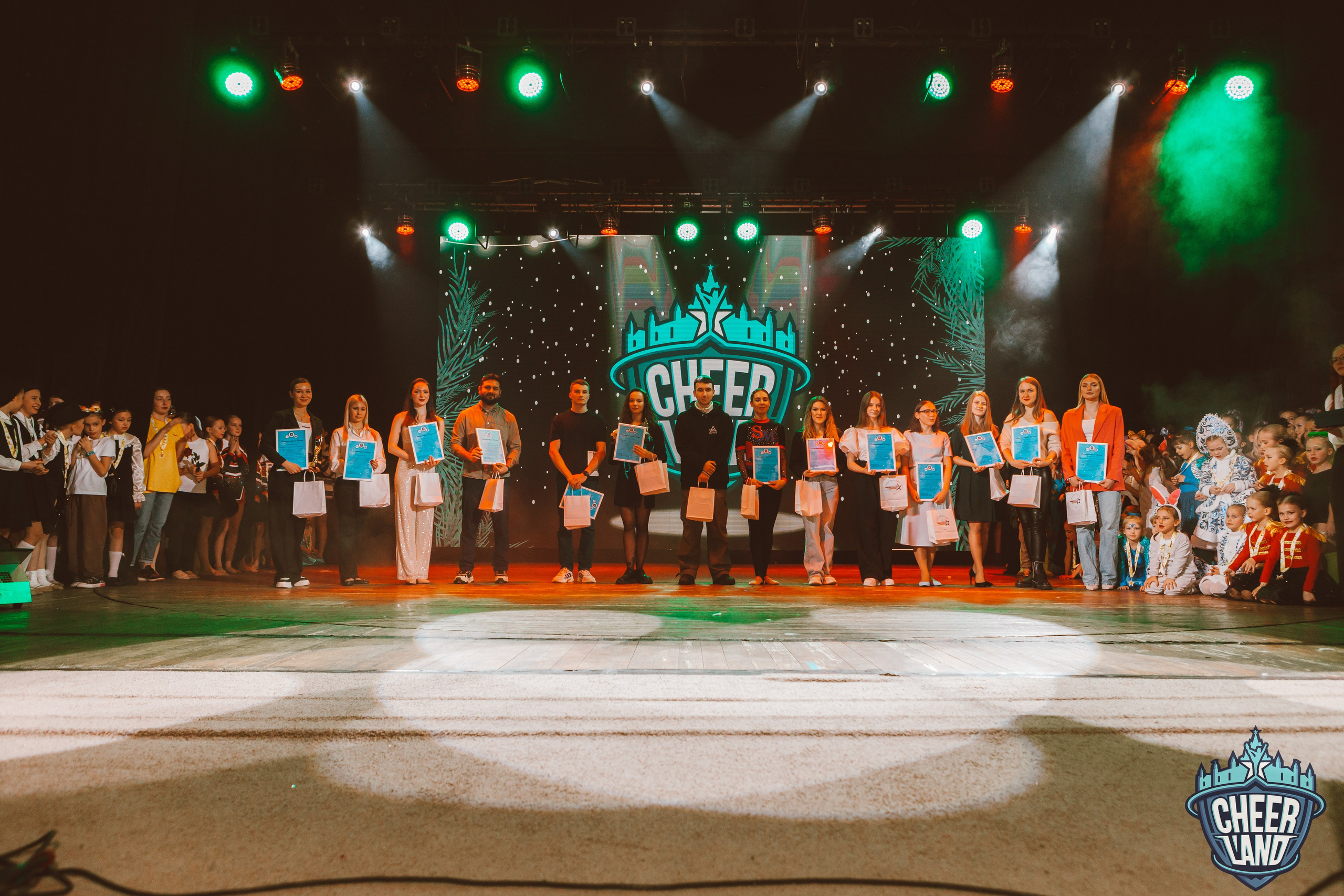 КОСМИЧЕСКОЕ НОВОГОДНЕЕ ПУТЕШЕСТВИЕ «CHEER LAND». Репортажный, семейный, свадебный, портретный фотограф