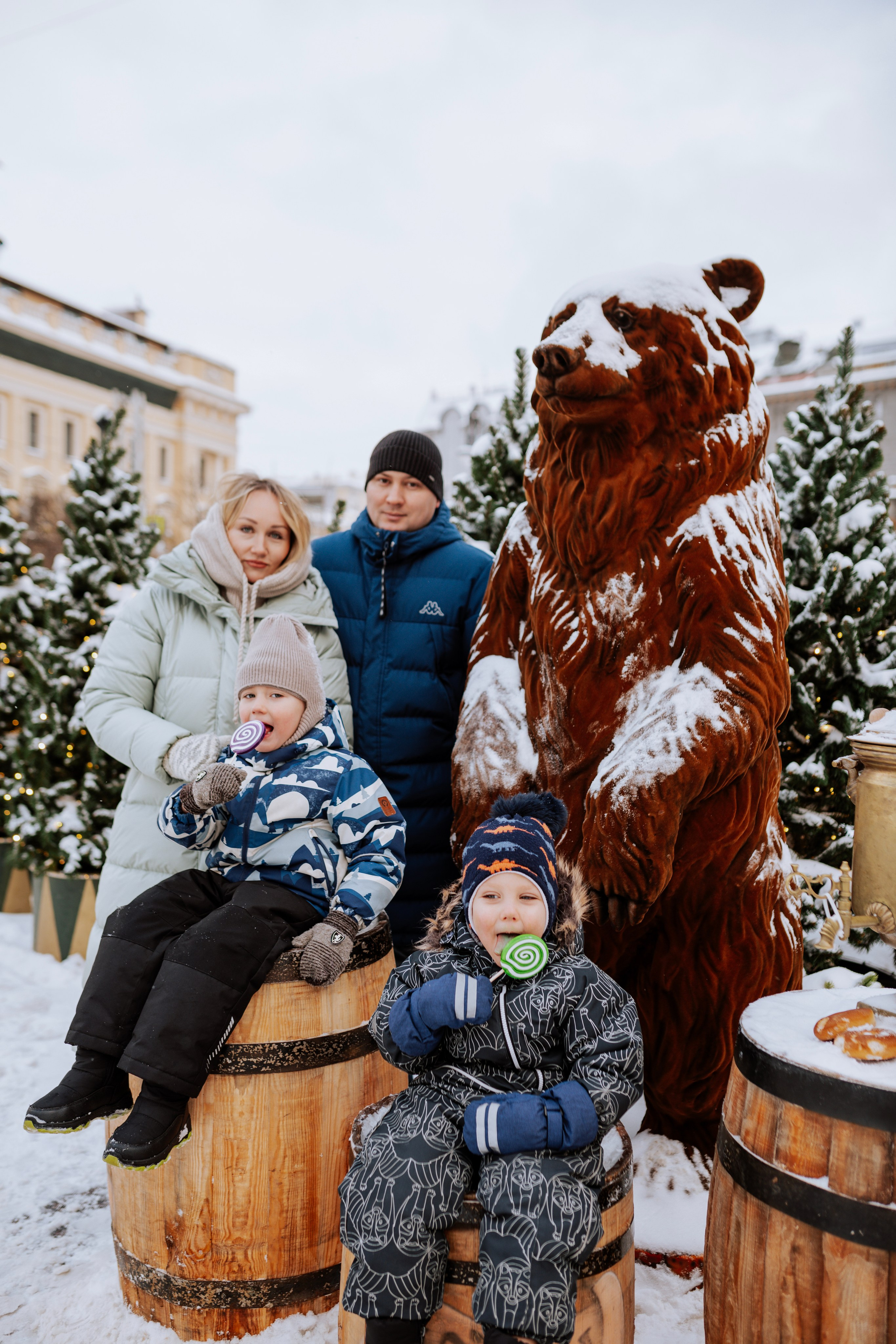 Семейная, Манежная площадь