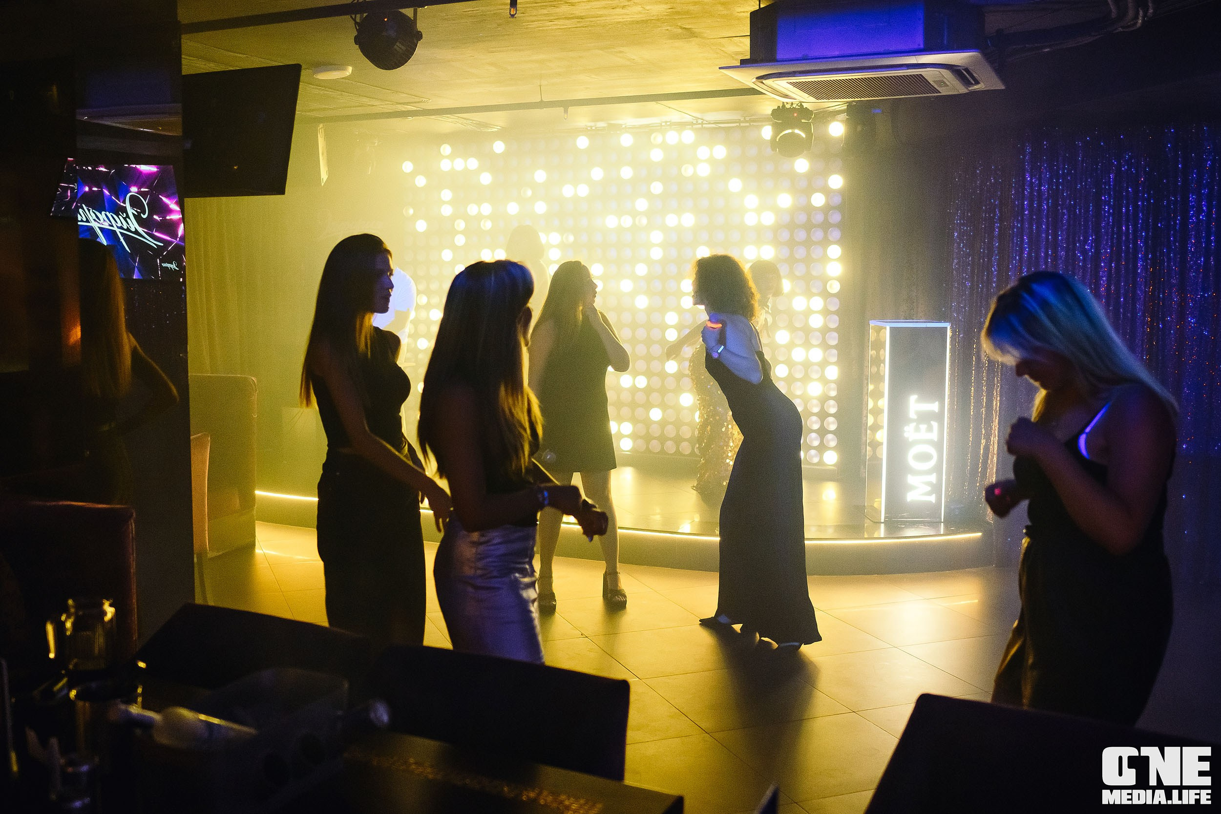Фоторепортаж из караоке-клуба Эйфория. One Media Life: фоторепортажи, фотоотчеты с мероприятий и заведений